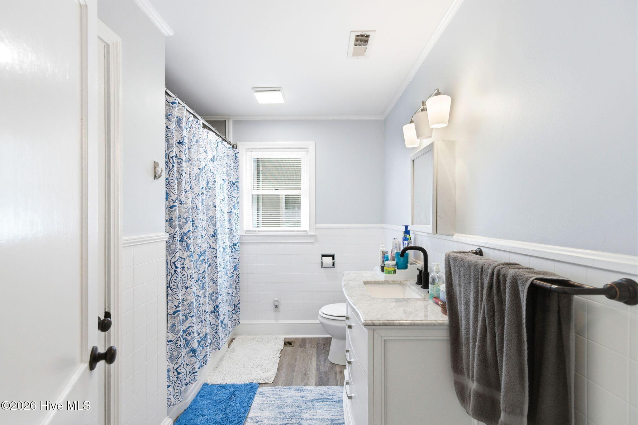 100562415 | Photo 28