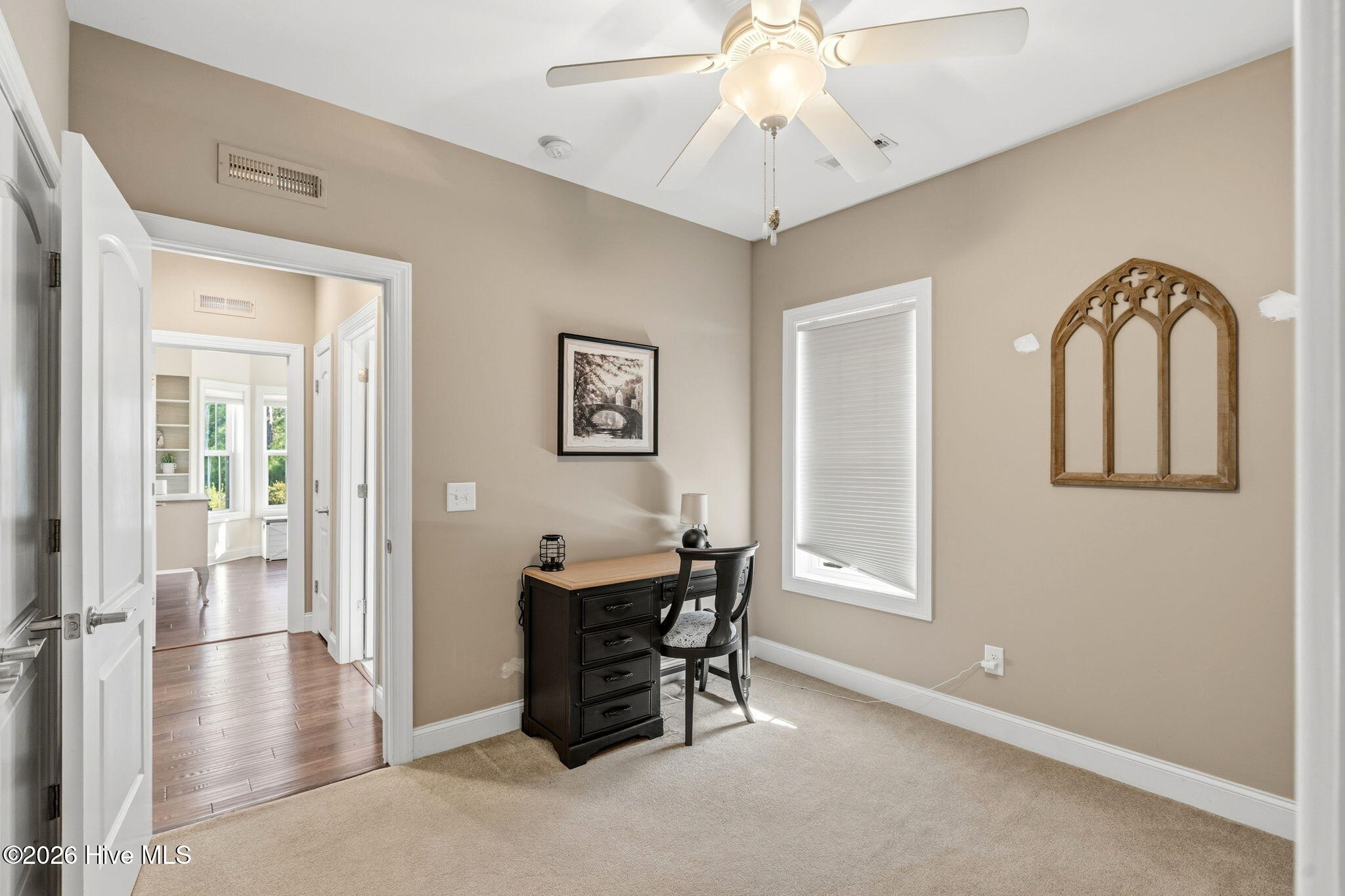 100560327 | Photo 26