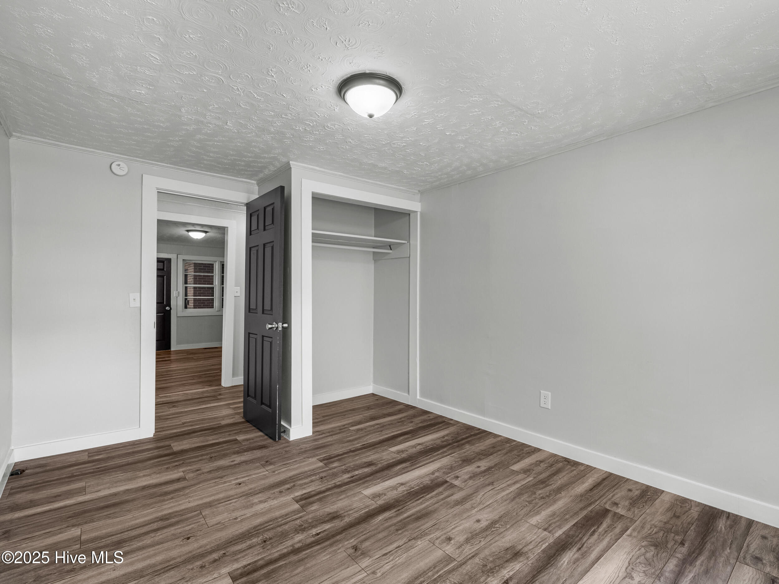 100529453 | Photo 24