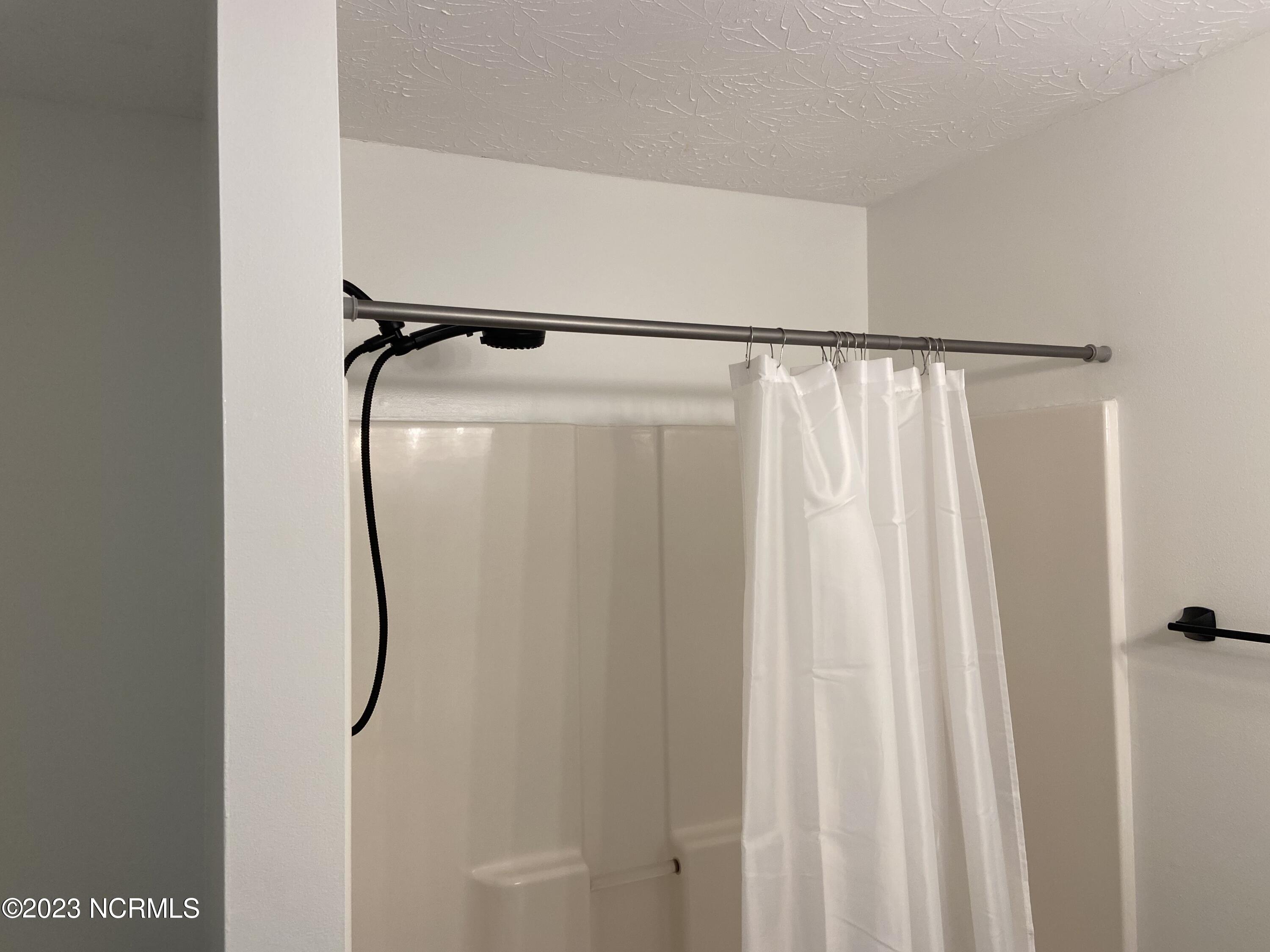 100533323 | Photo 14