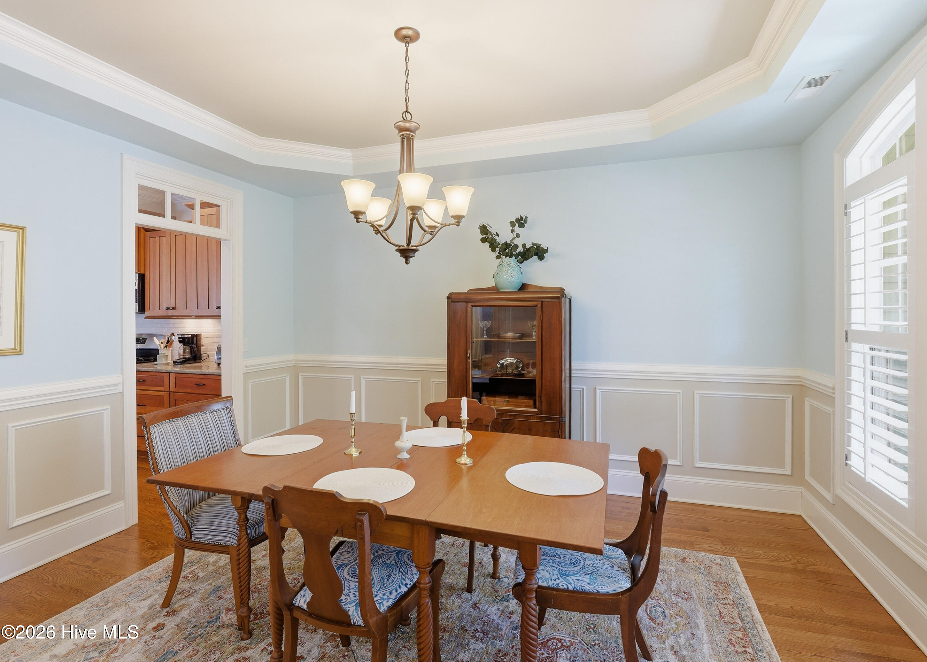 100569454 | Photo 11