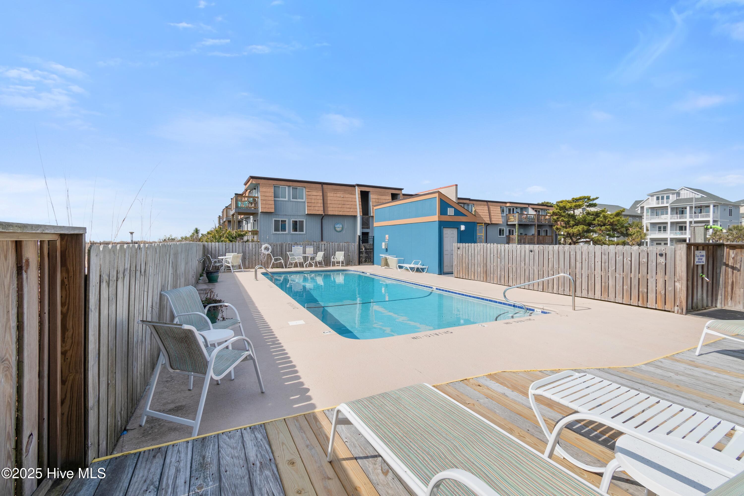 100492012 | Photo 36