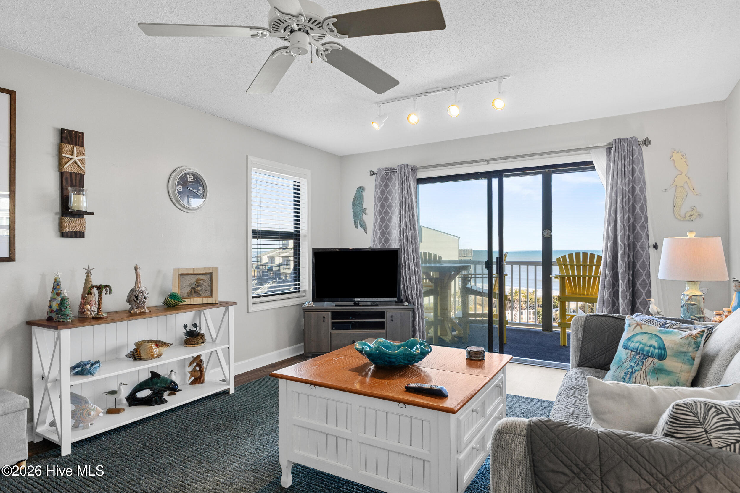 100554399 | Photo 10