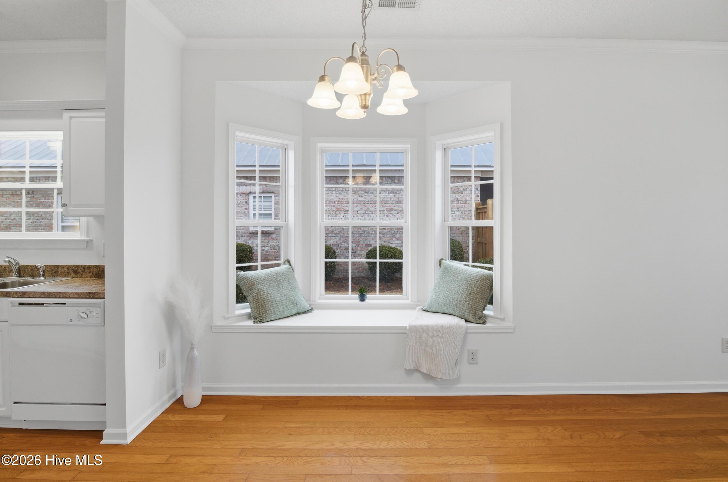 100554409 | Photo 16