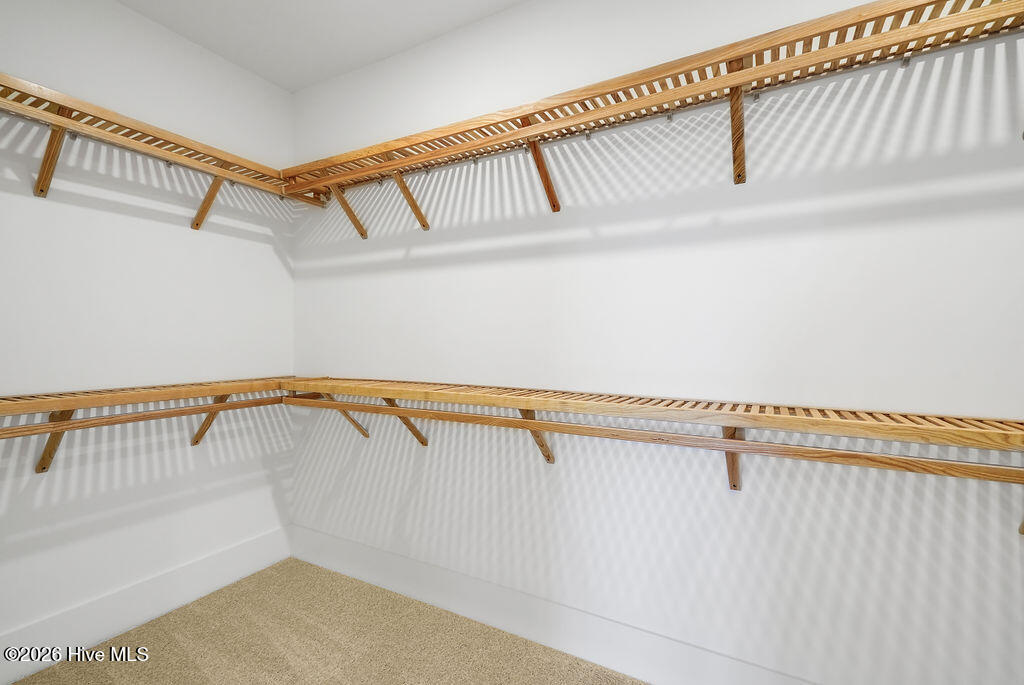 100558374 | Photo 38