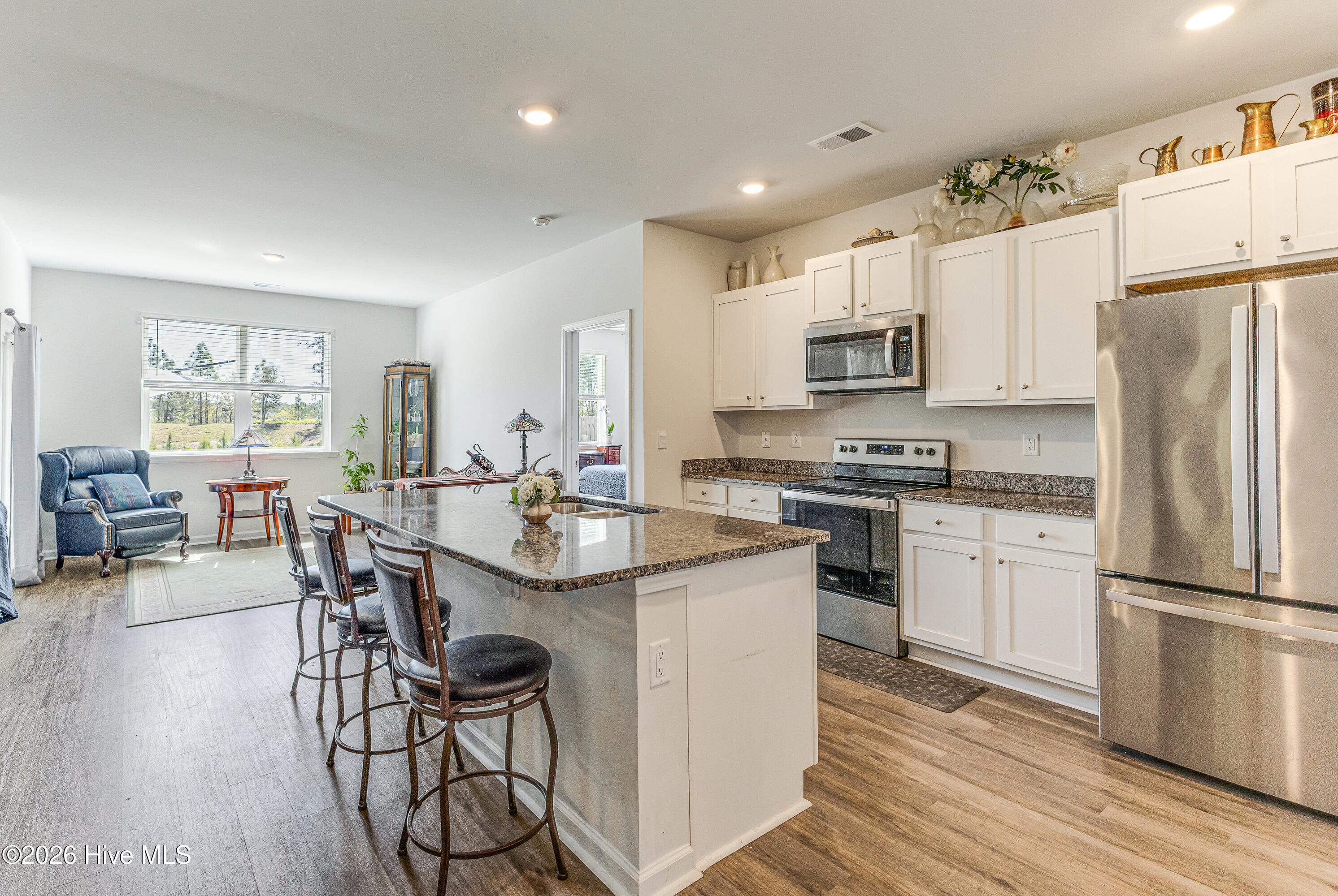 100566336 | Photo 15