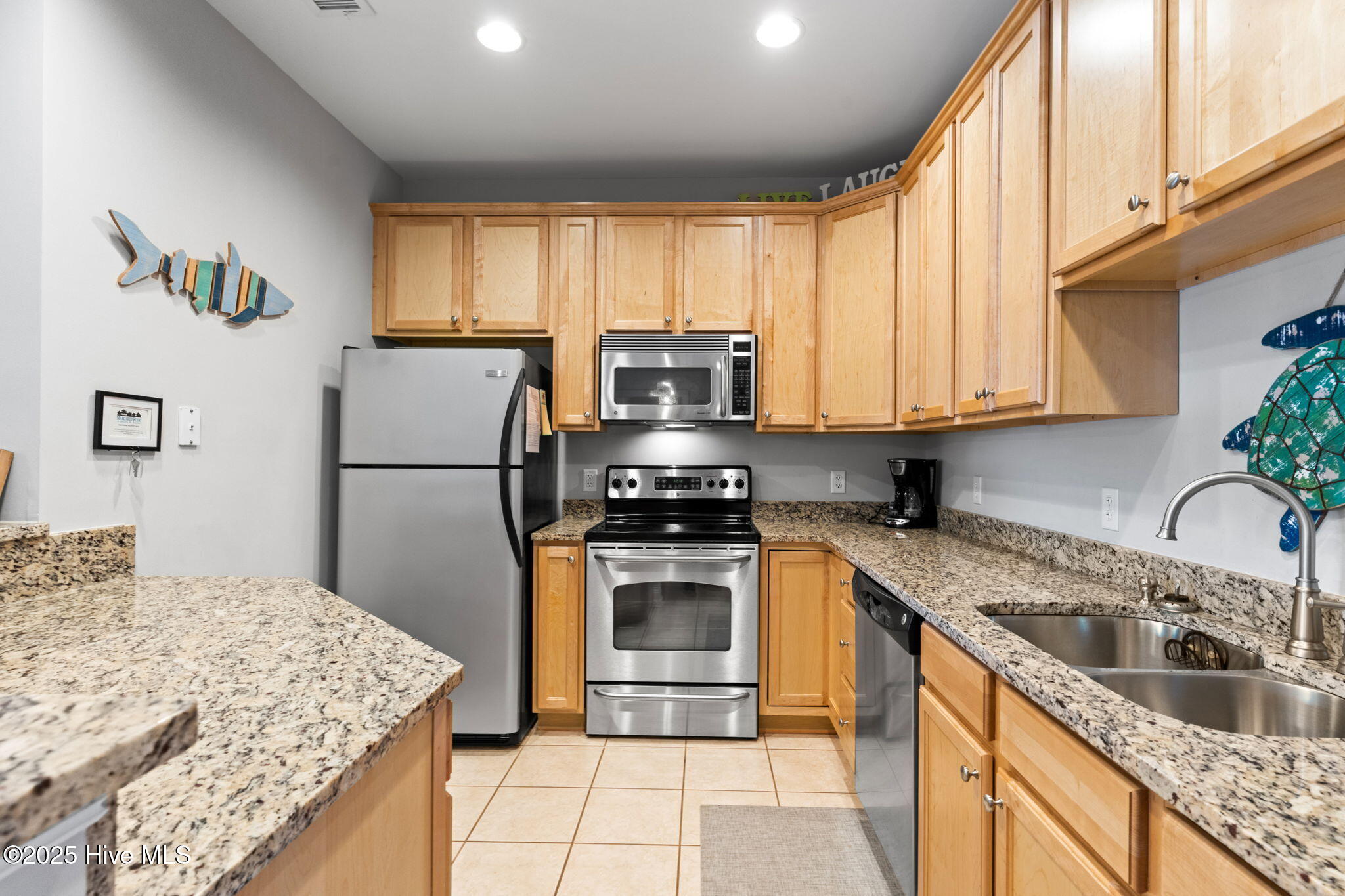 100545240 | Photo 14