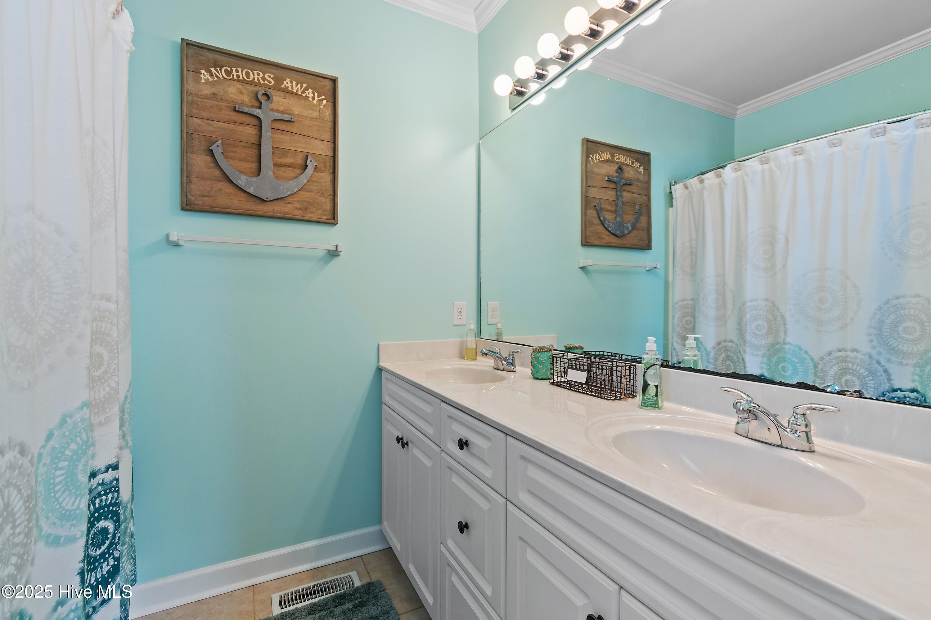 100502983 | Photo 29