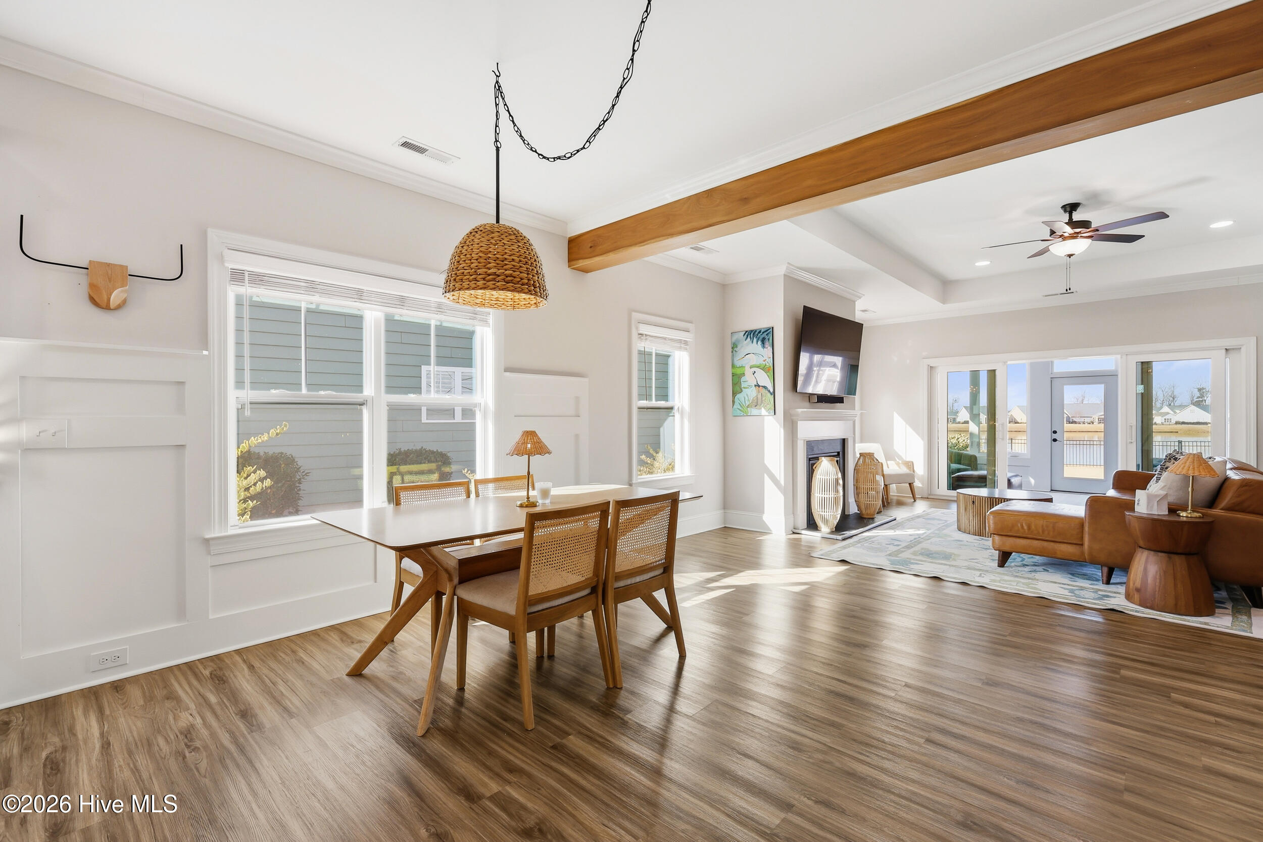 100545228 | Photo 13