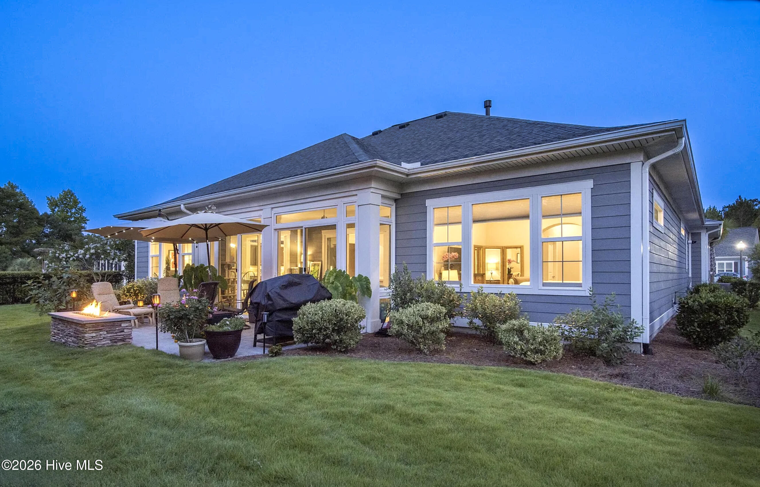 100563129 | Photo 40