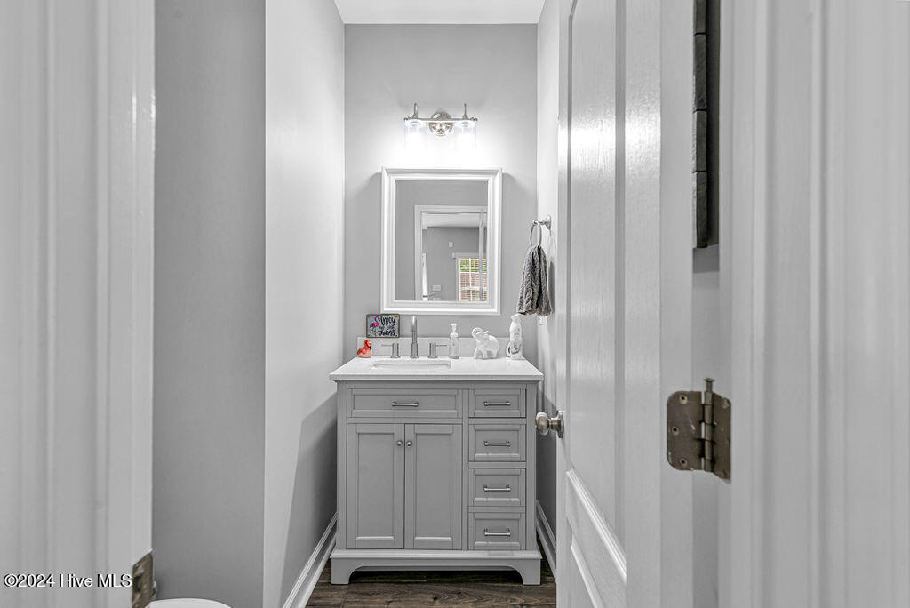 100543856 | Photo 11