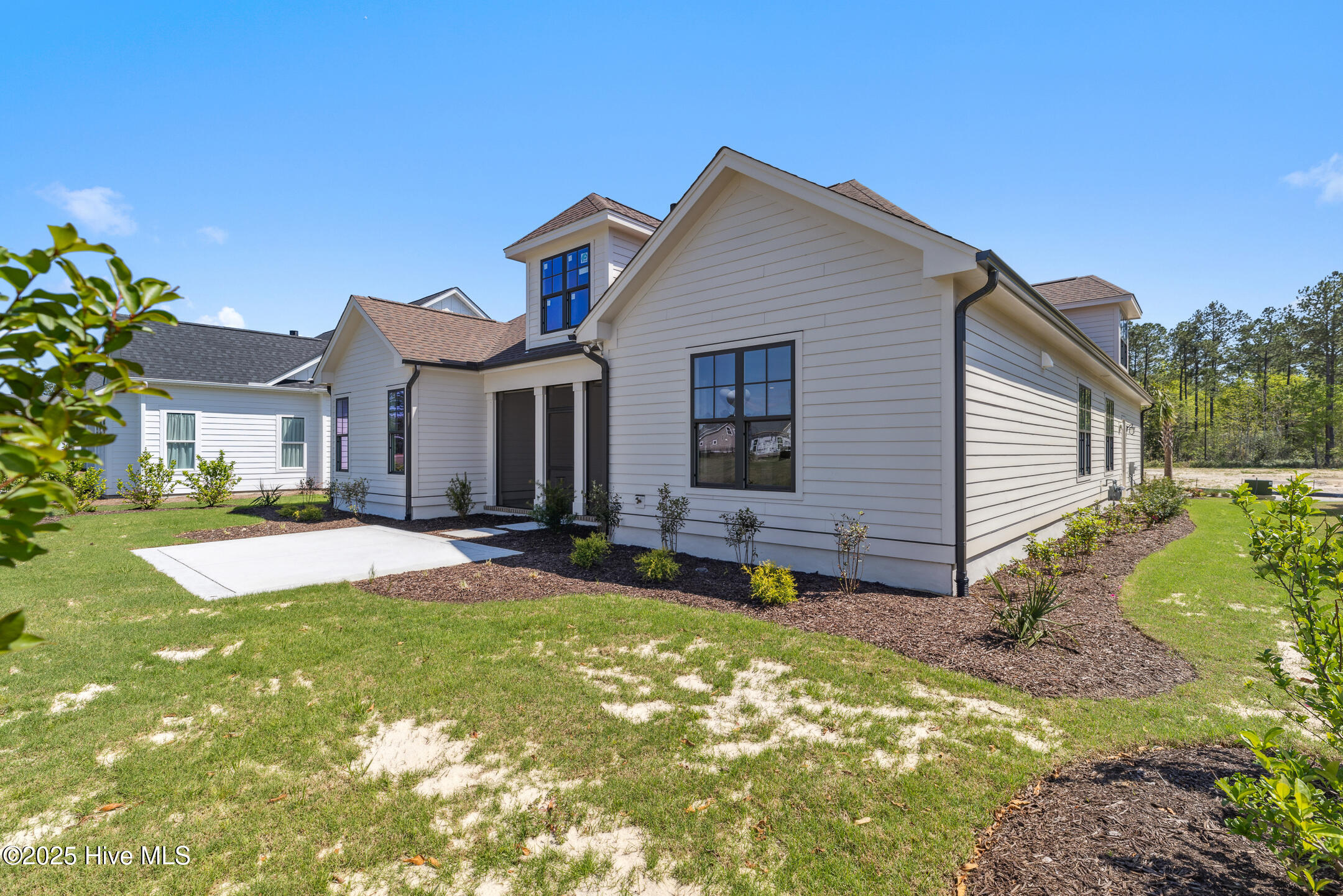 100461244 | Photo 84