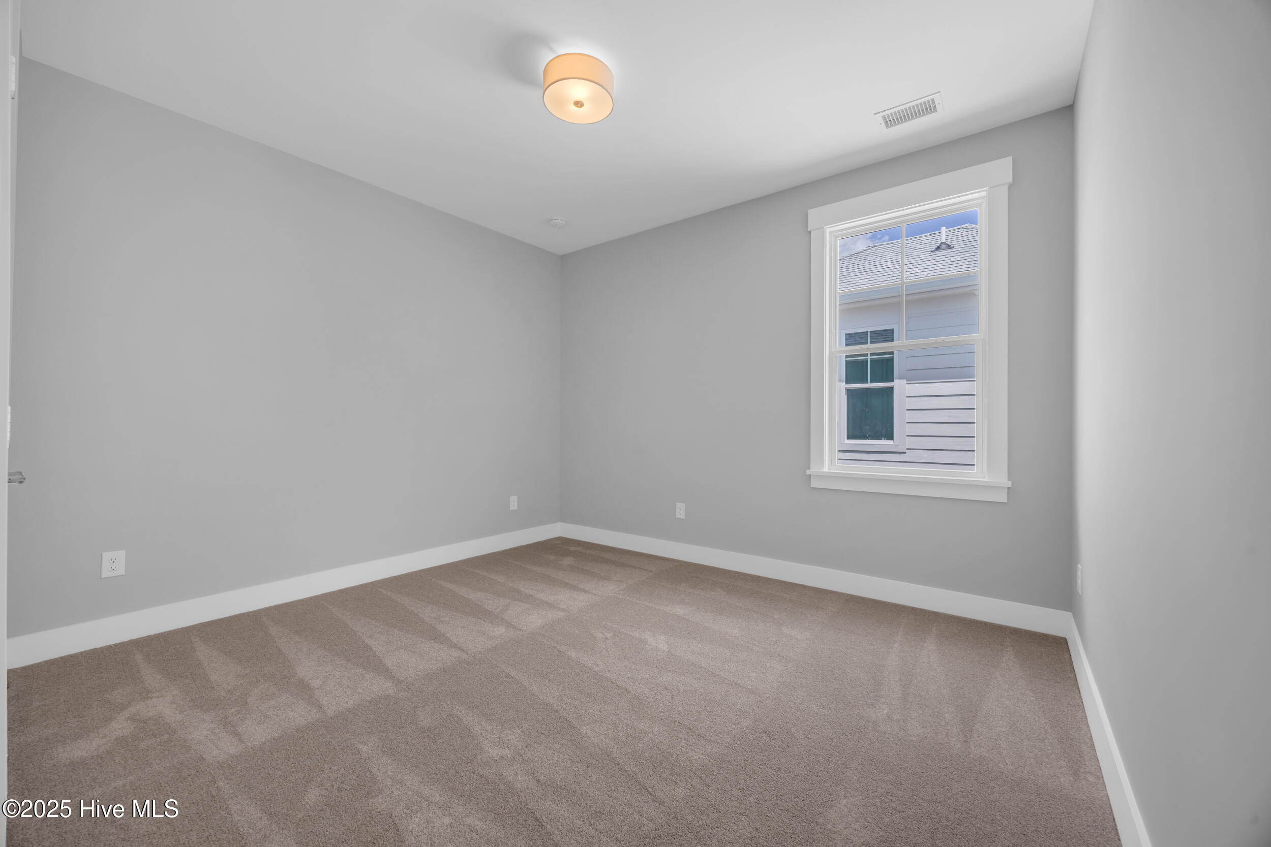 100507906 | Photo 16