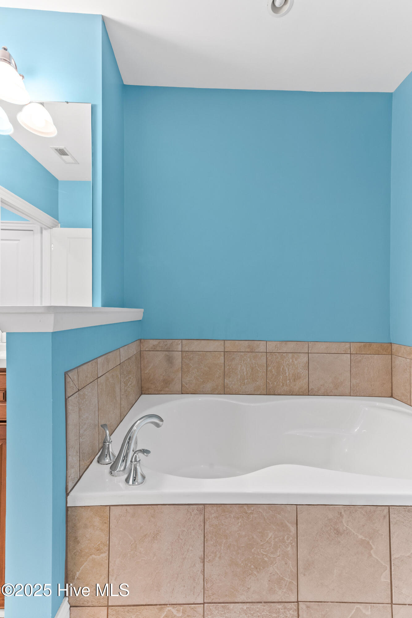 100518149 | Photo 19