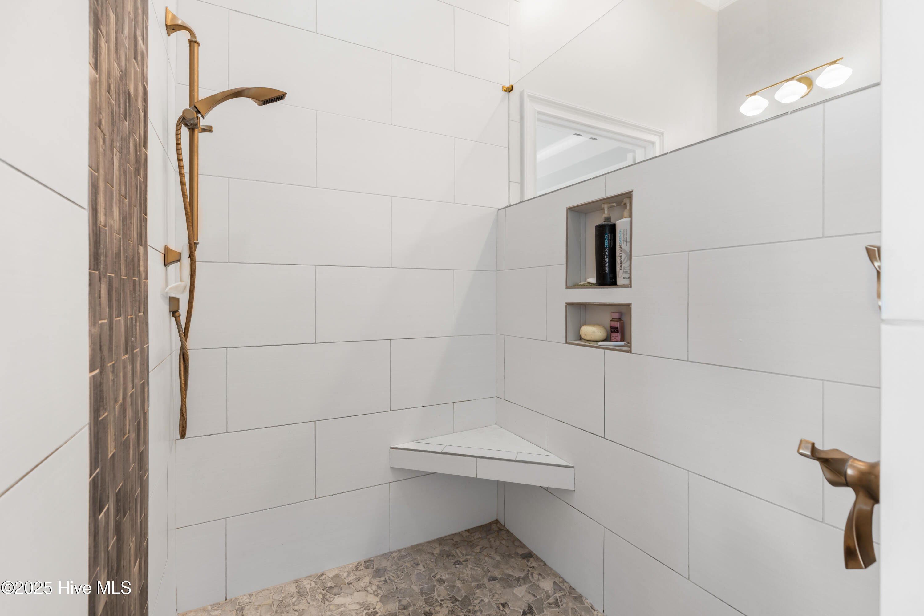 100551576 | Photo 29