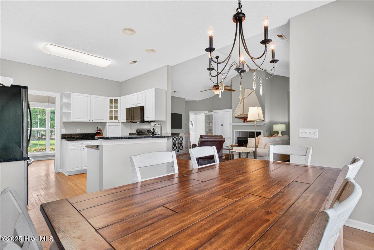 100561885 | Photo 33