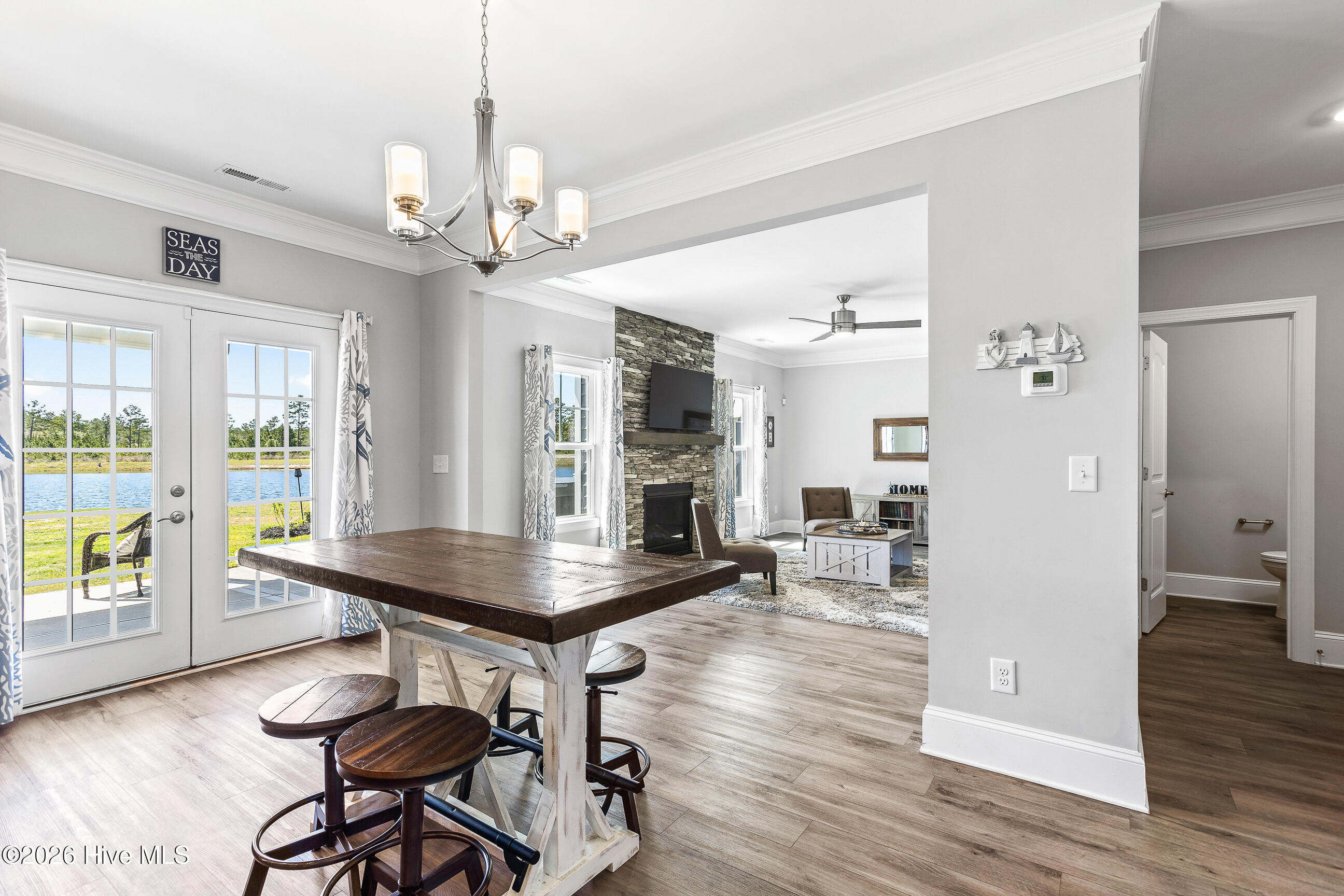 100563975 | Photo 19