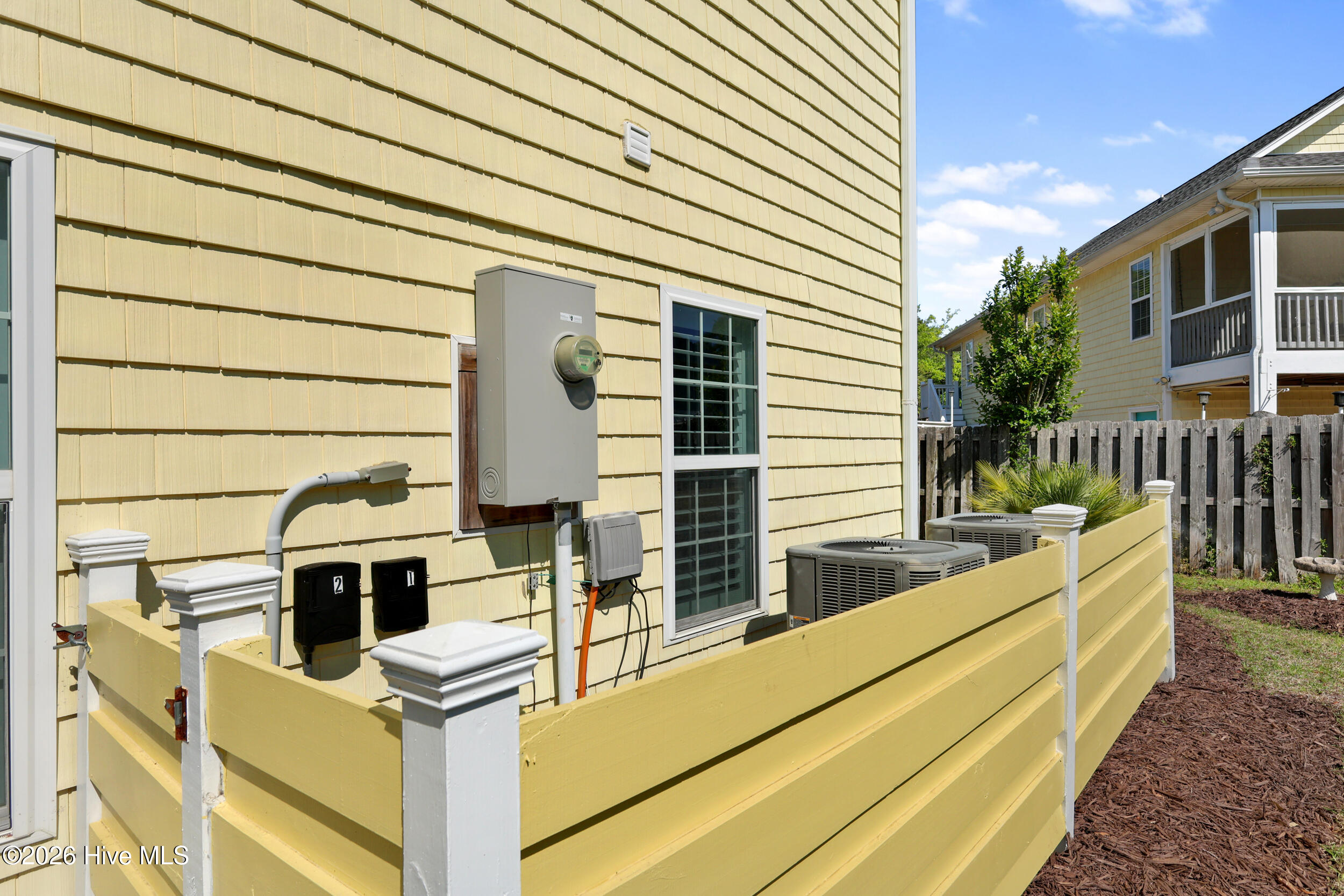 100567989 | Photo 49