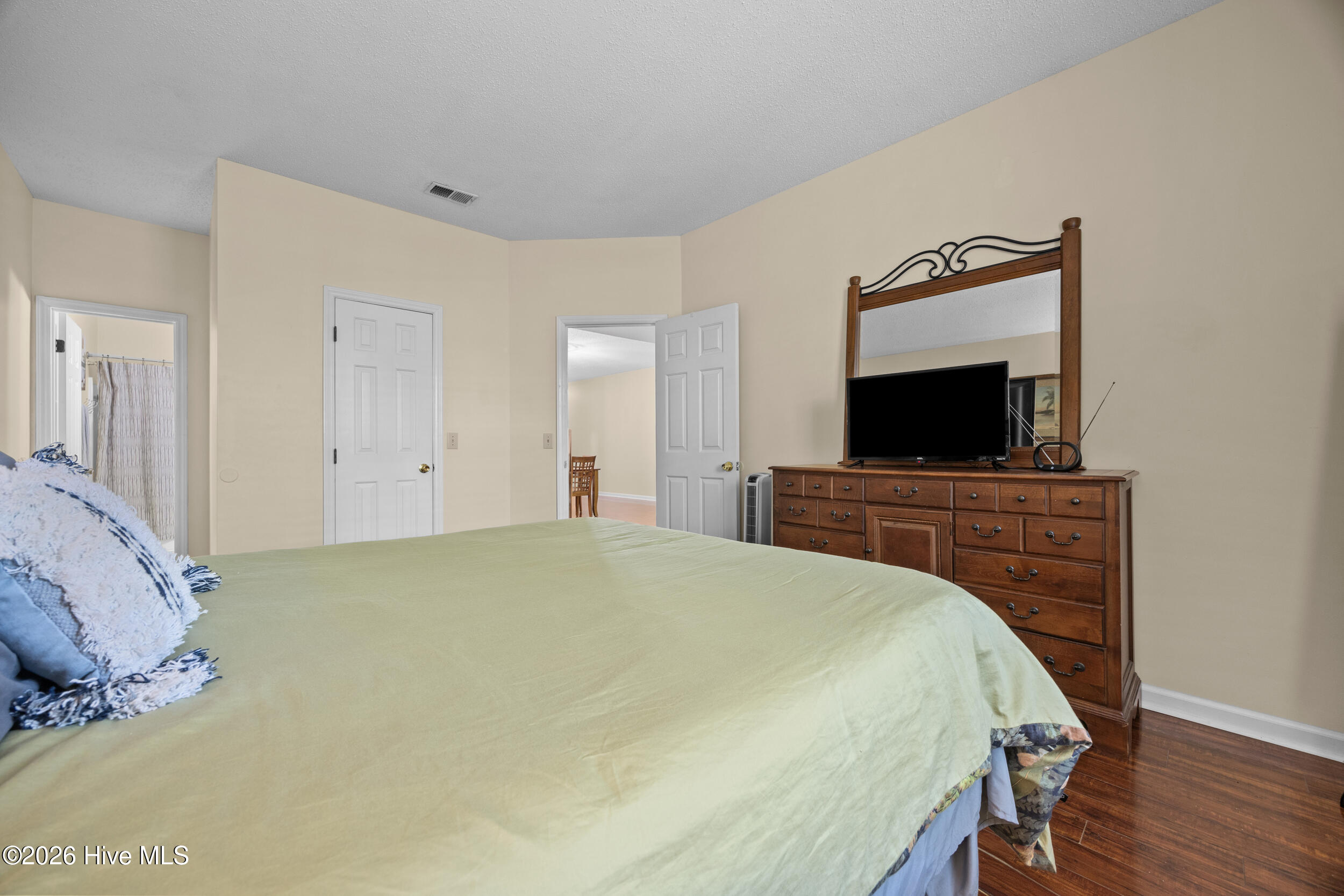 100565125 | Photo 19