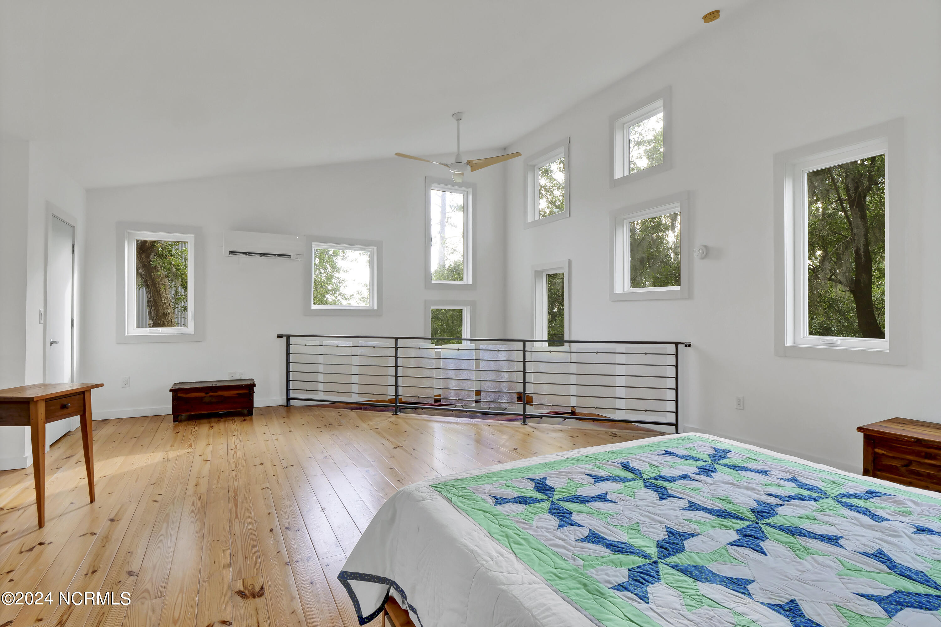 100552771 | Photo 49