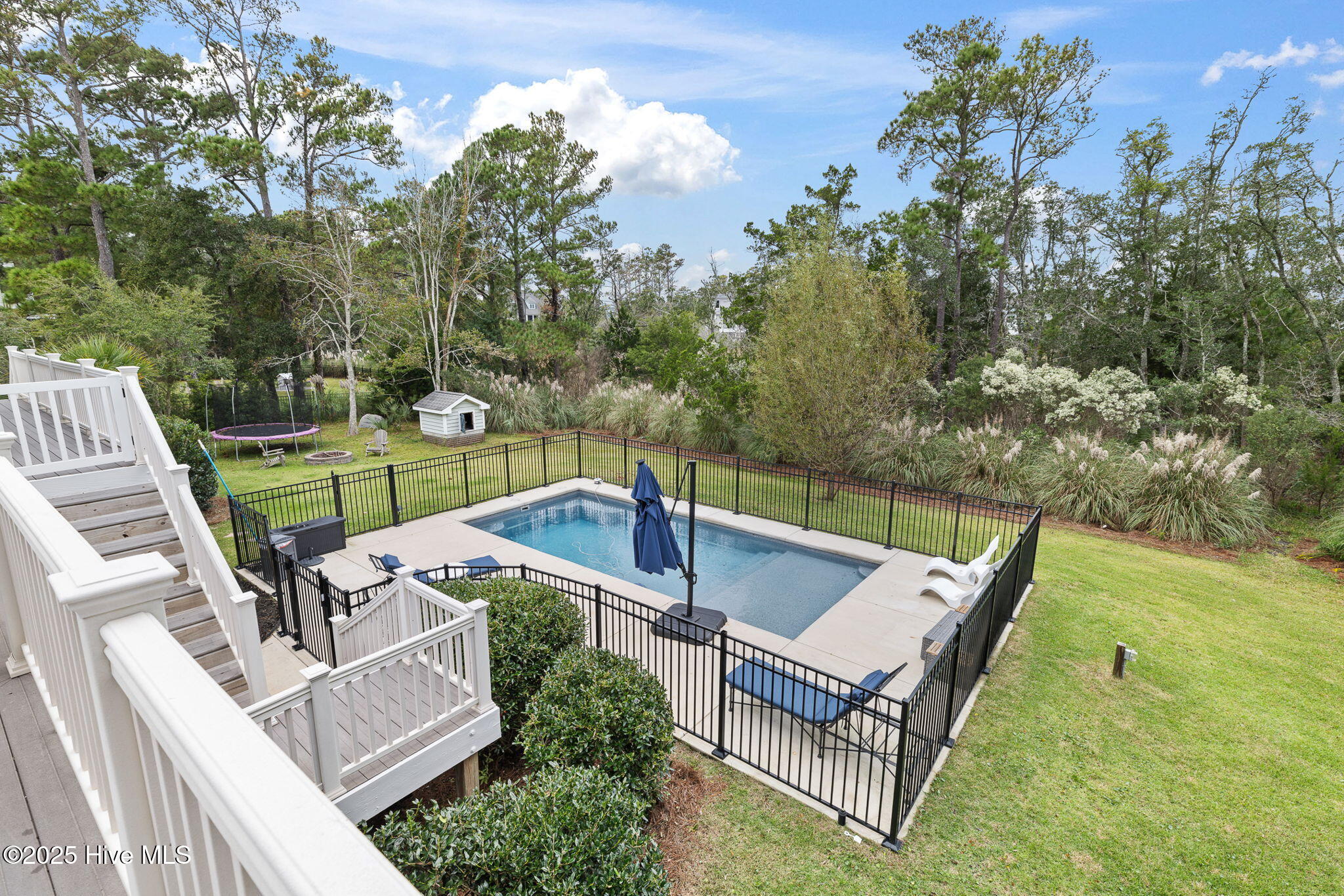 100548245 | Photo 54