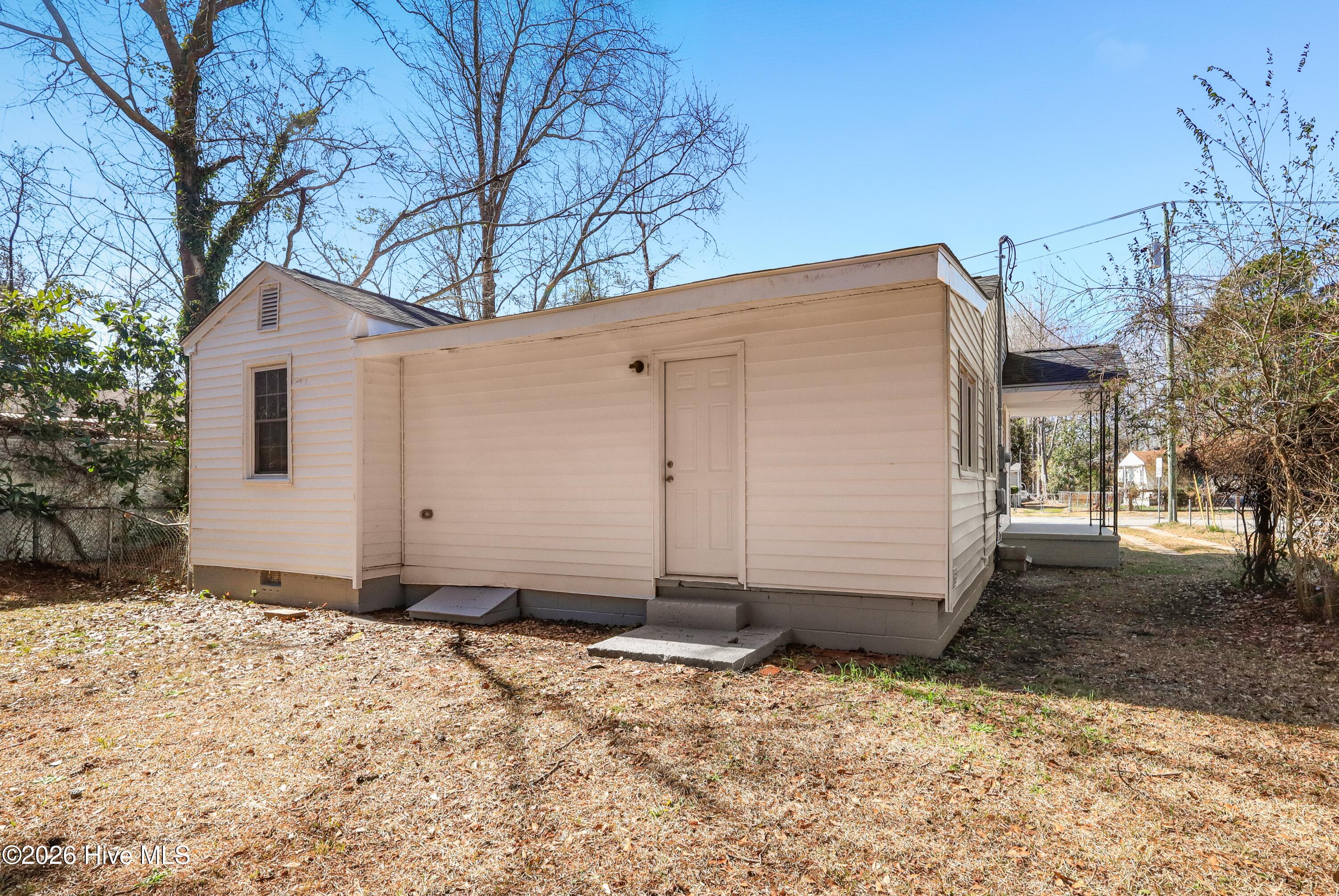 100556489 | Photo 30