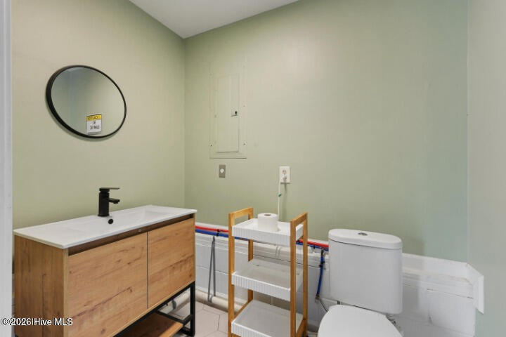 100563563 | Photo 38