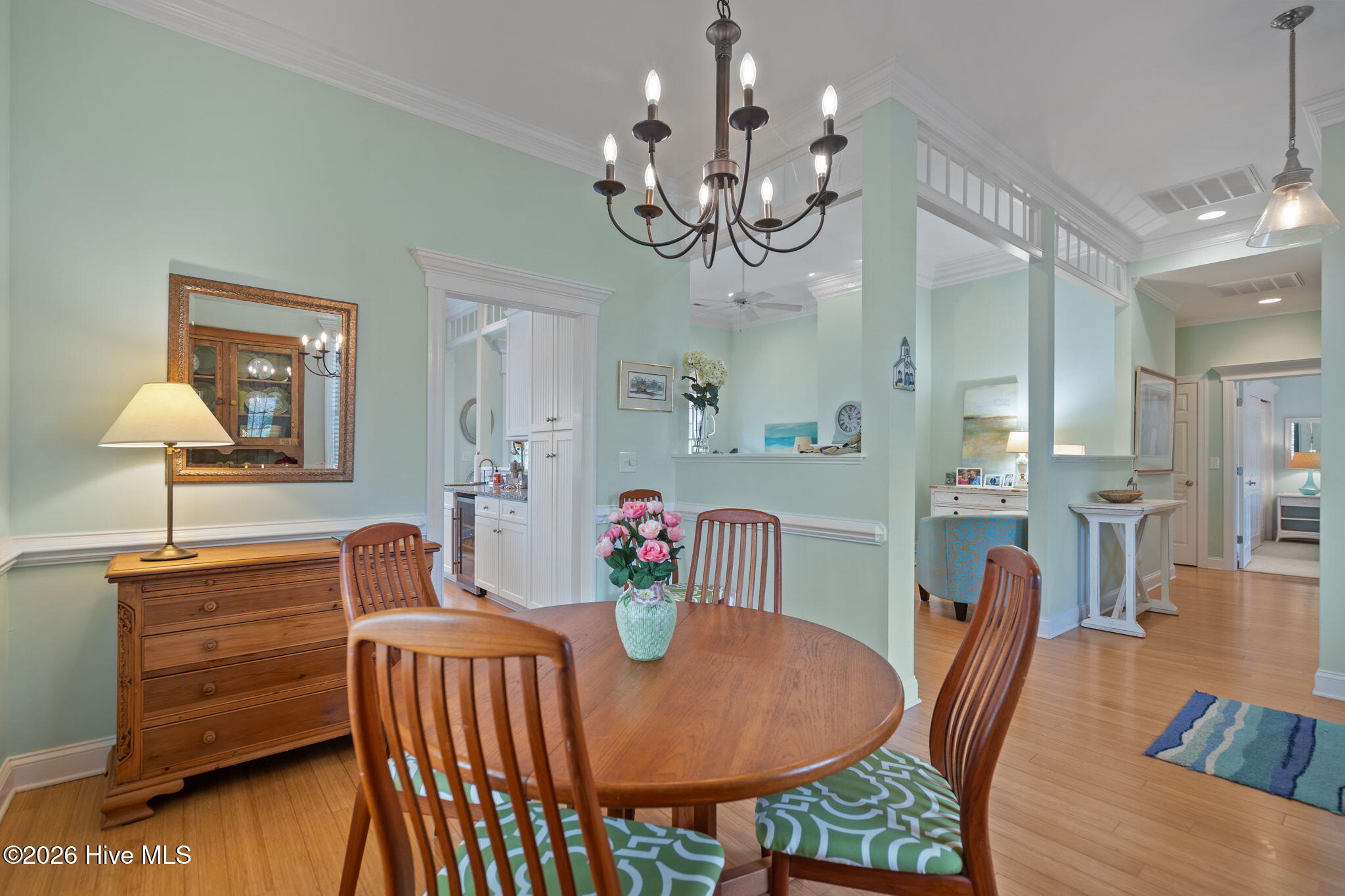 100560775 | Photo 20