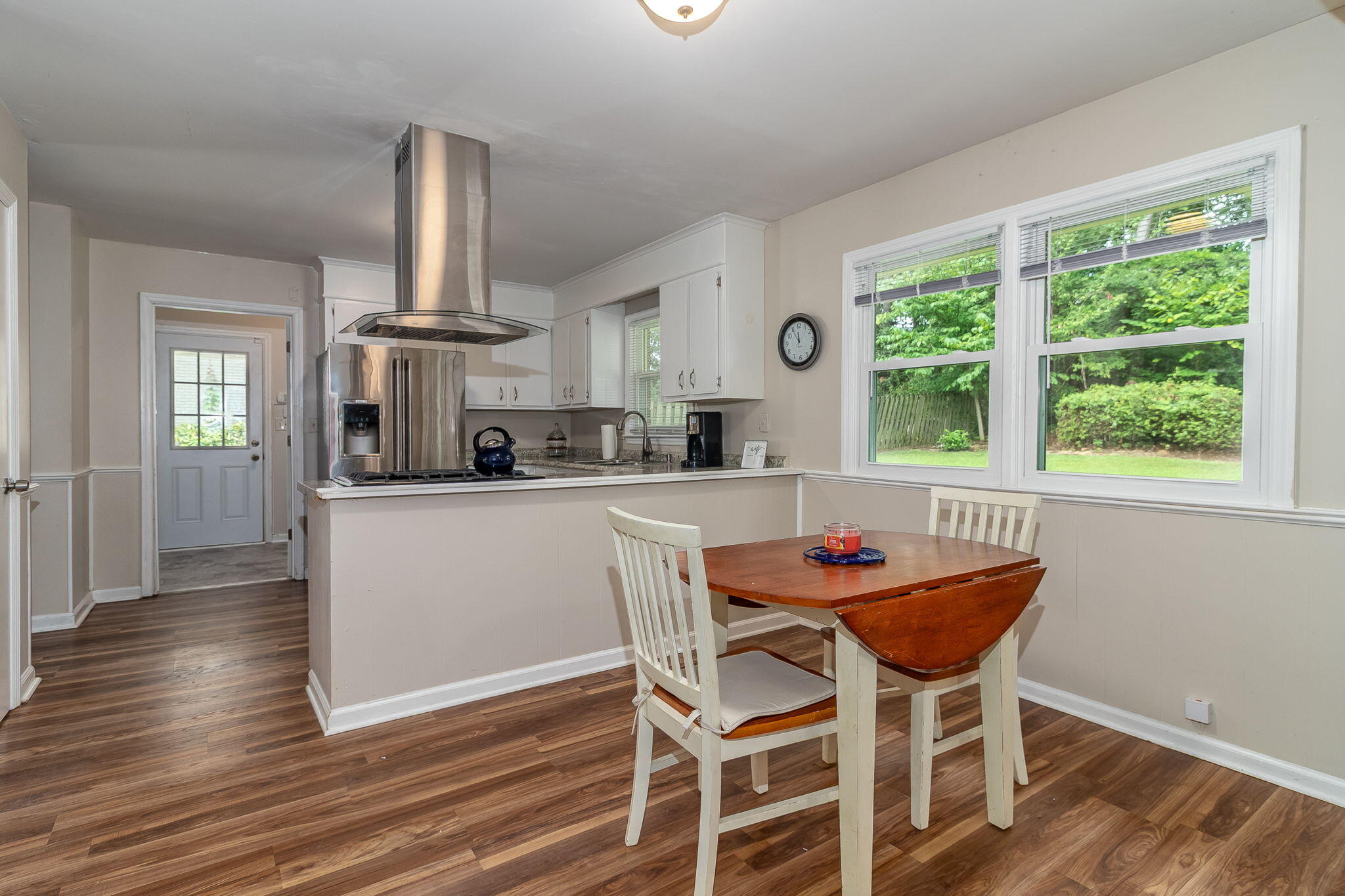 16-web-or-mls-105 DRESDEN DR A©--21