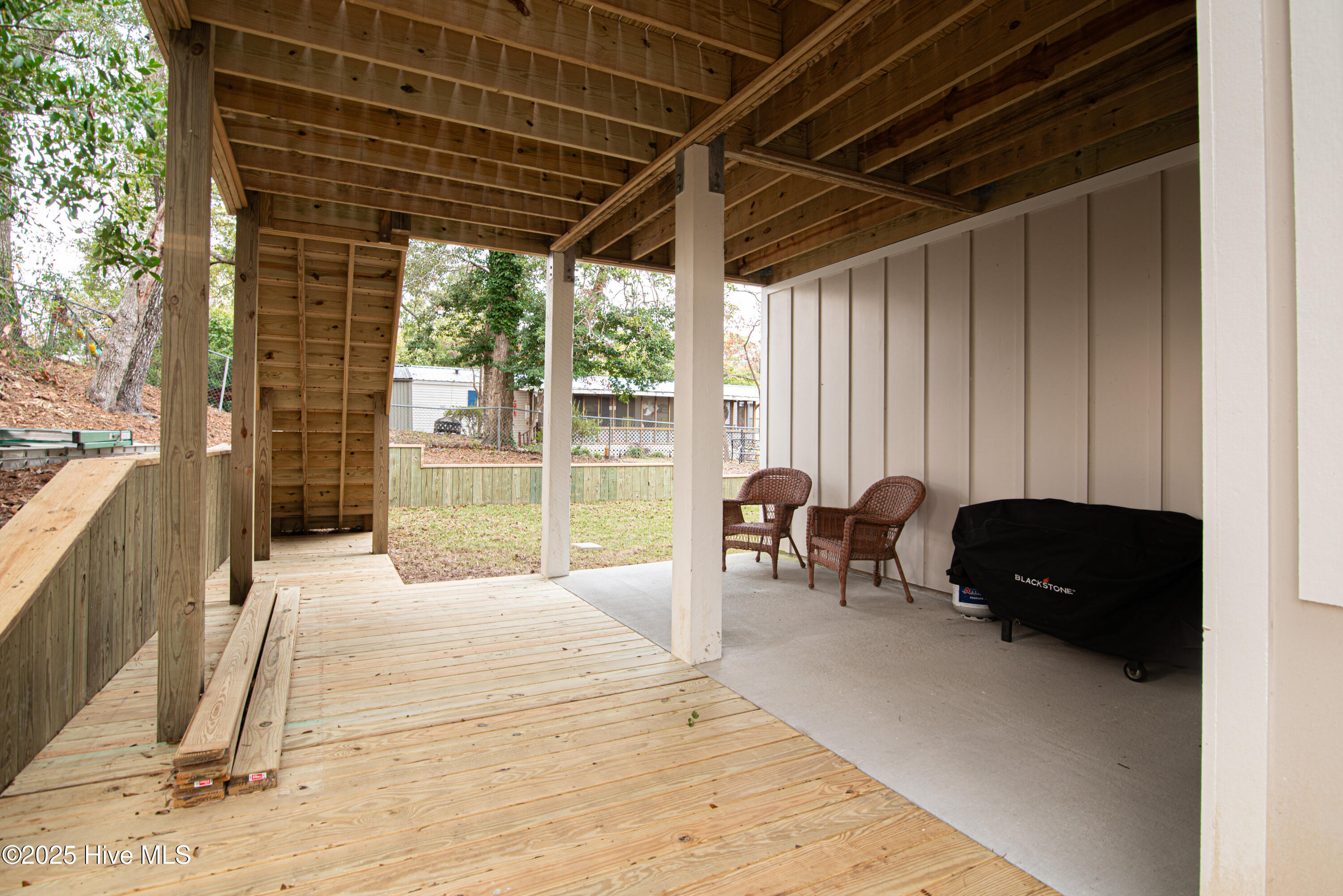 100542674 | Photo 50