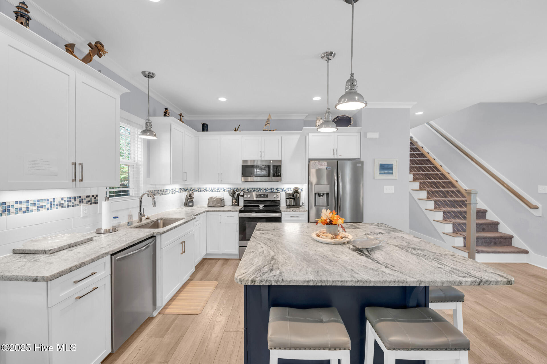 100538274 | Photo 11