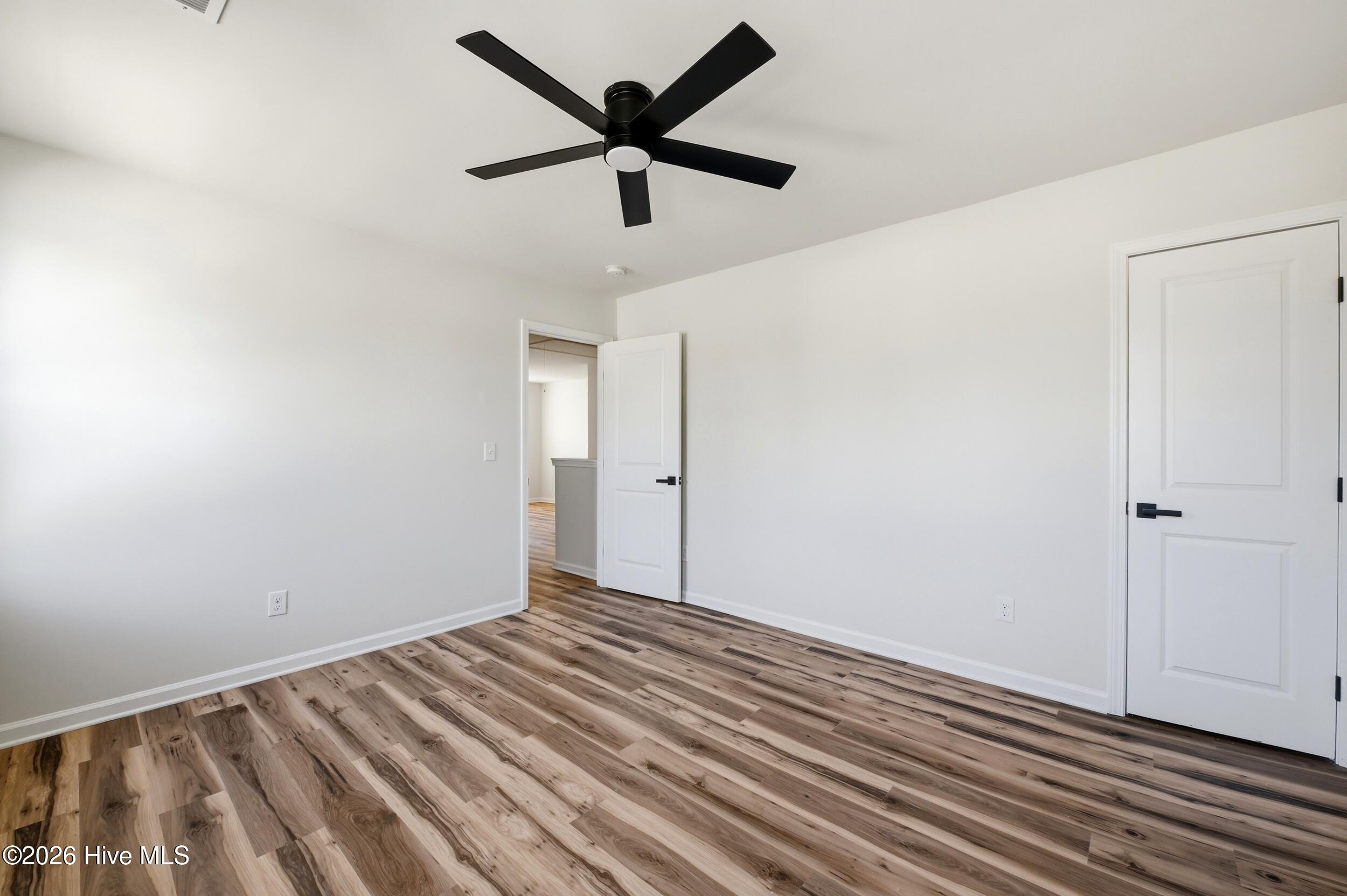 100567216 | Photo 29