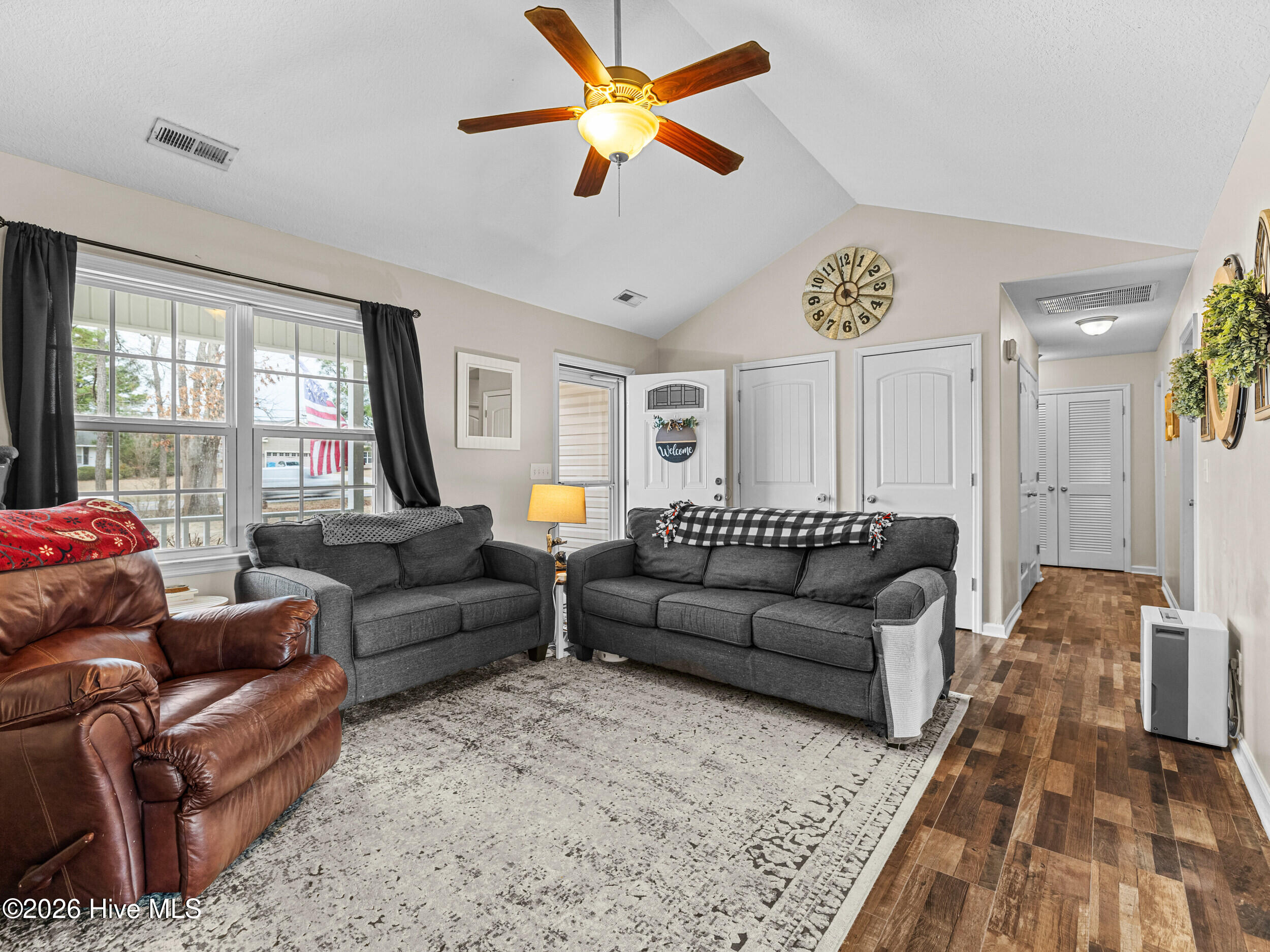 100558064 | Photo 10