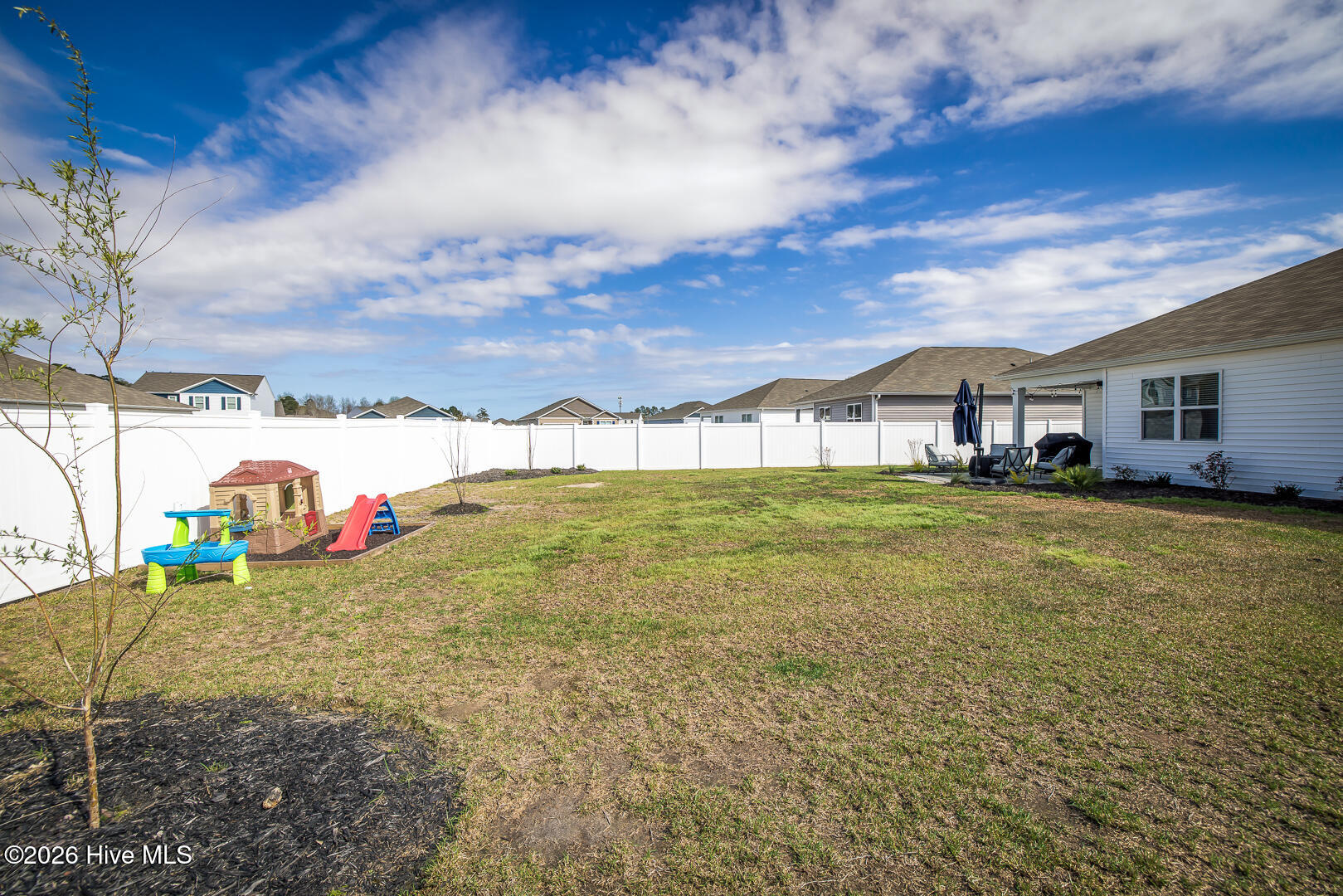 100560328 | Photo 25