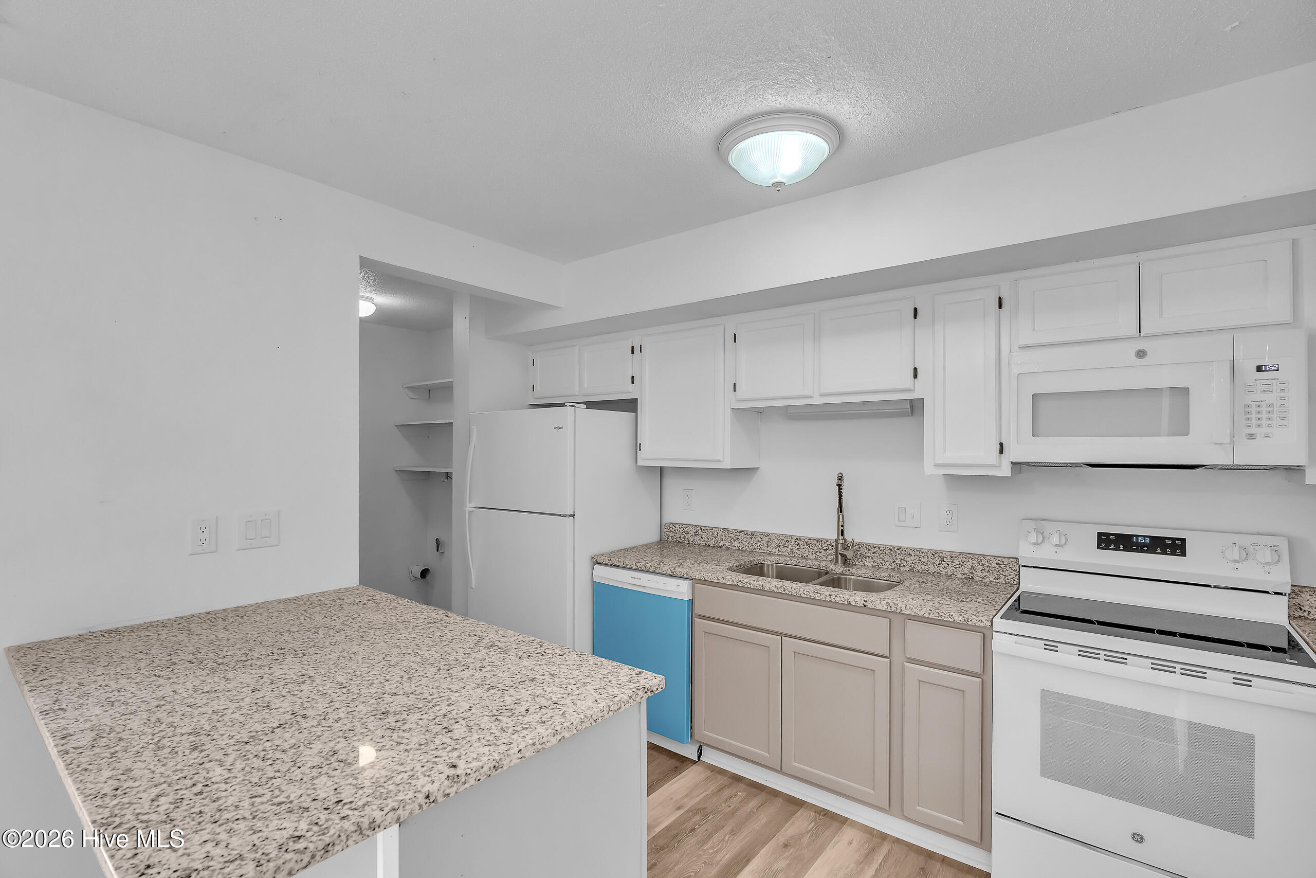 100549952 | Photo 11