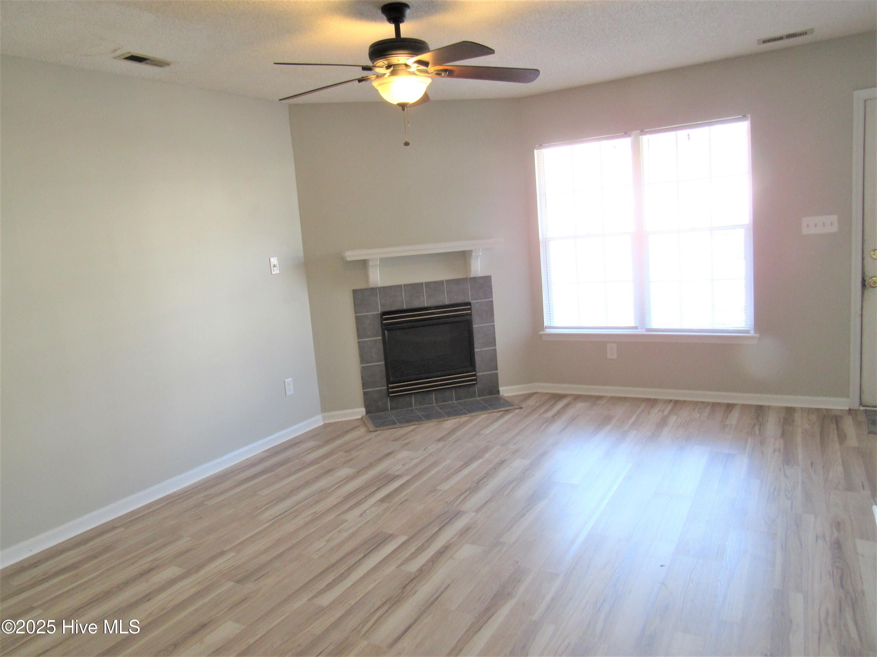 100566758 | Photo 18