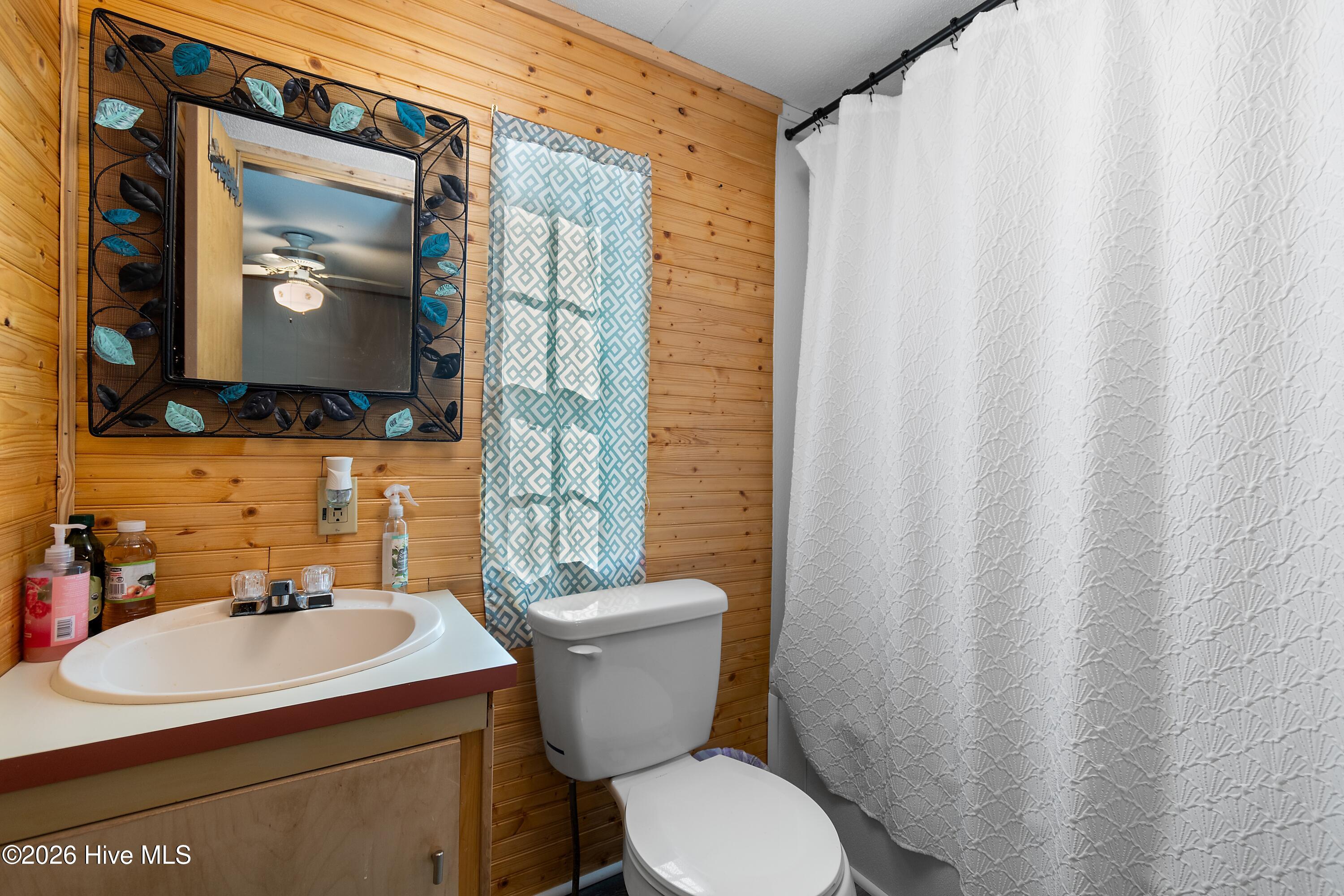 100565764 | Photo 21