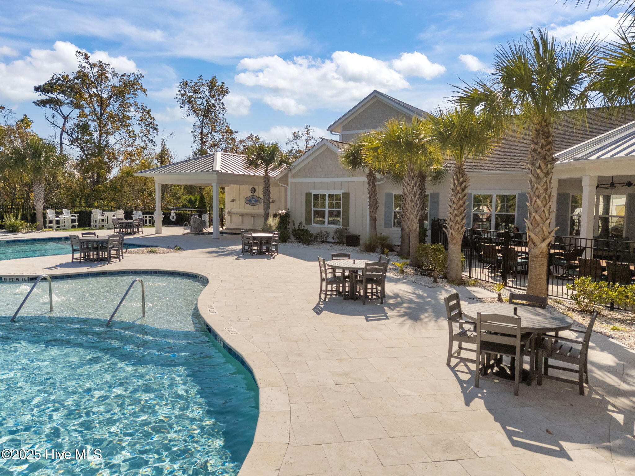 100540381 | Photo 52