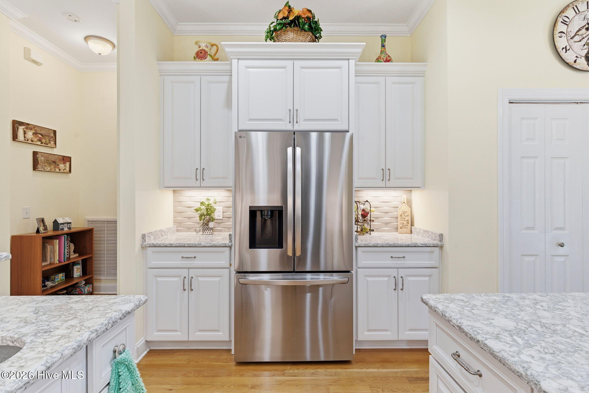 100569459 | Photo 21