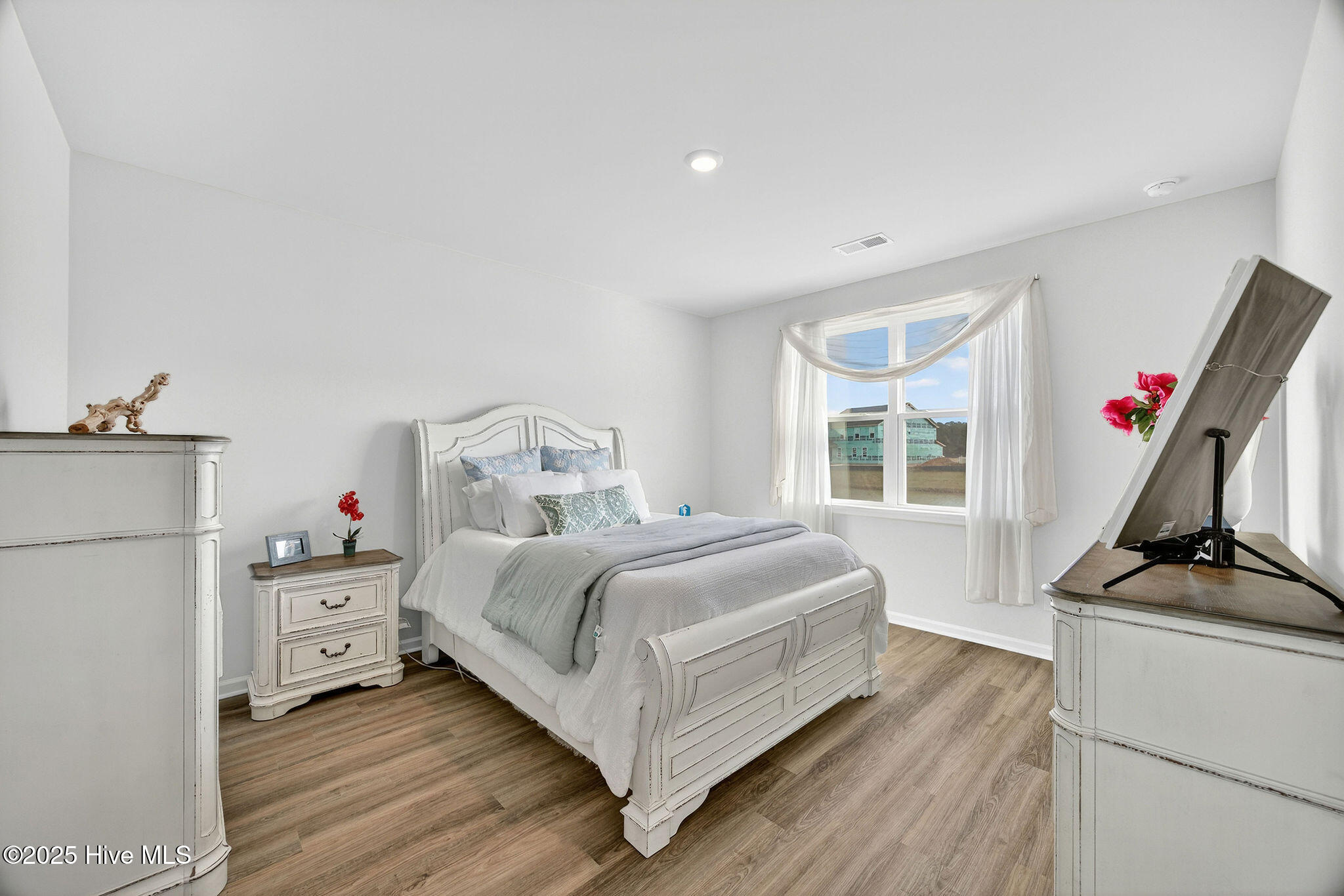 100541027 | Photo 20