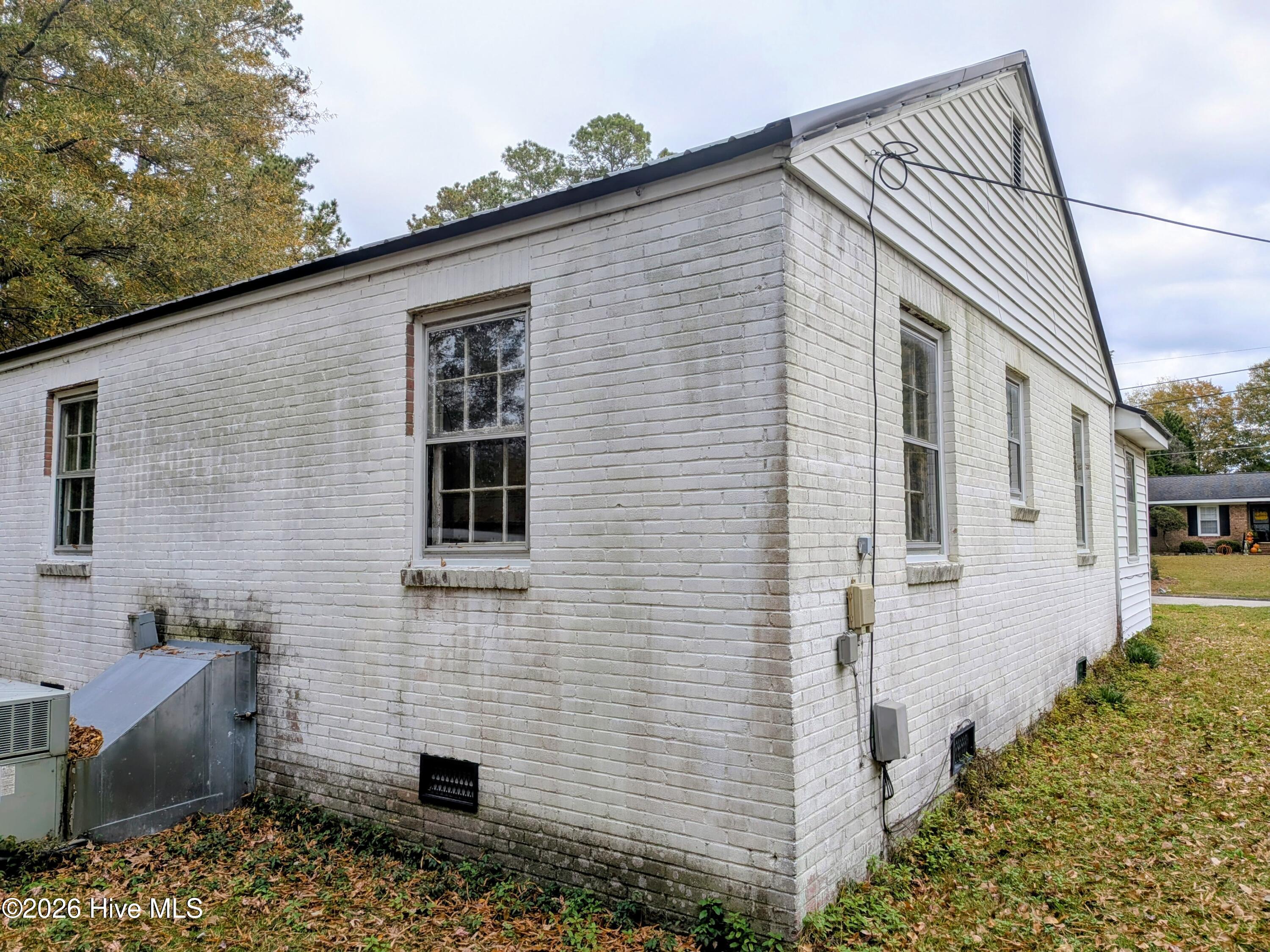 100550267 | Photo 14