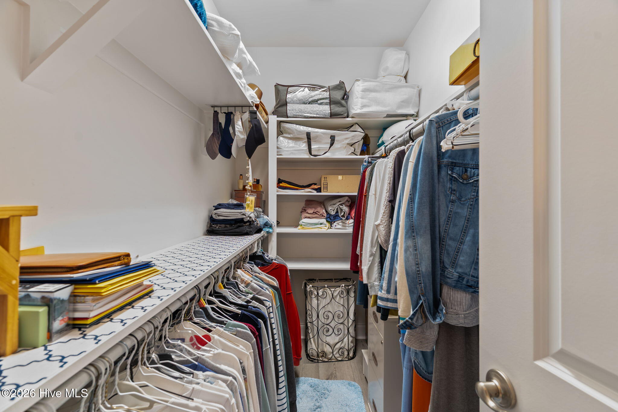 100566171 | Photo 34