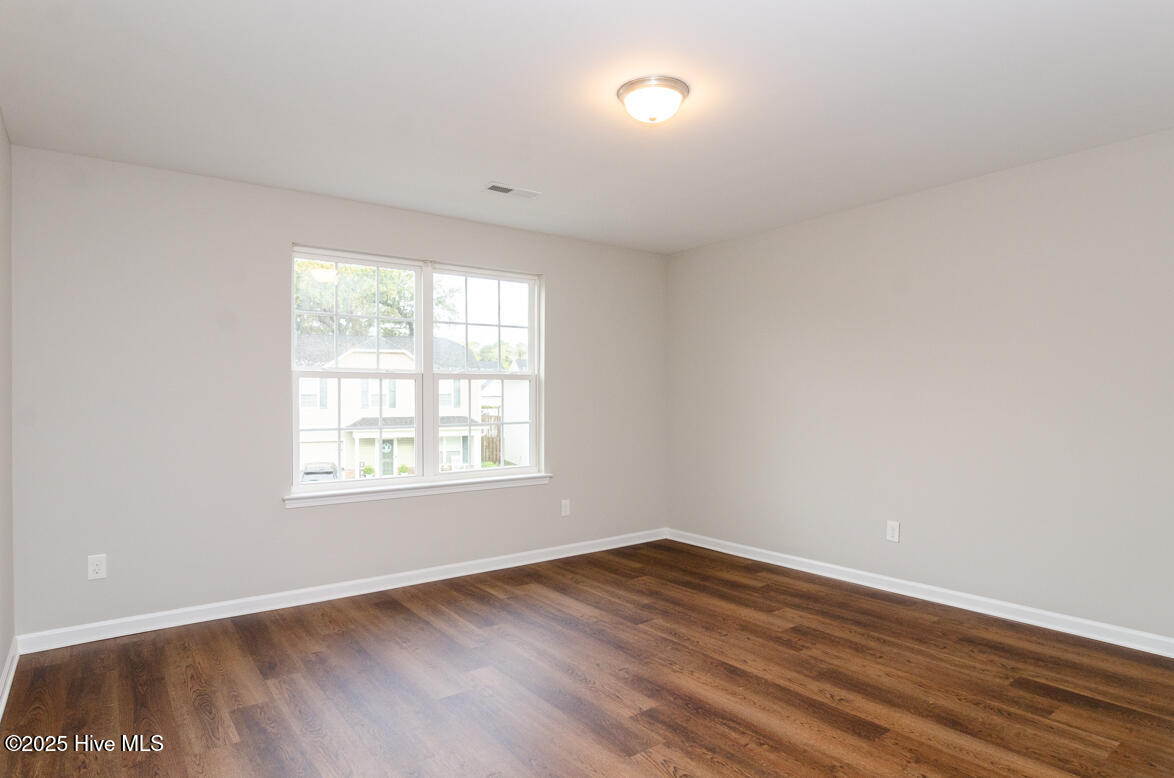 100497964 | Photo 18