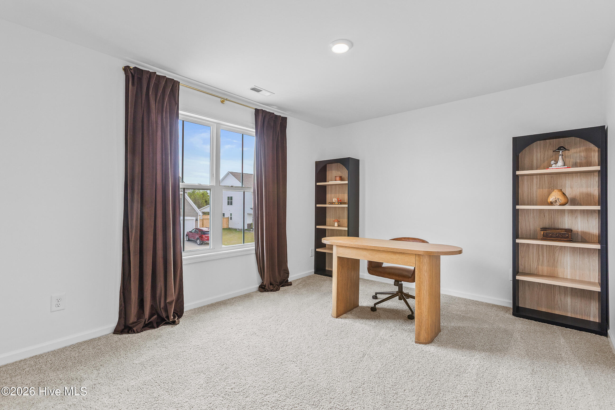 100566421 | Photo 35