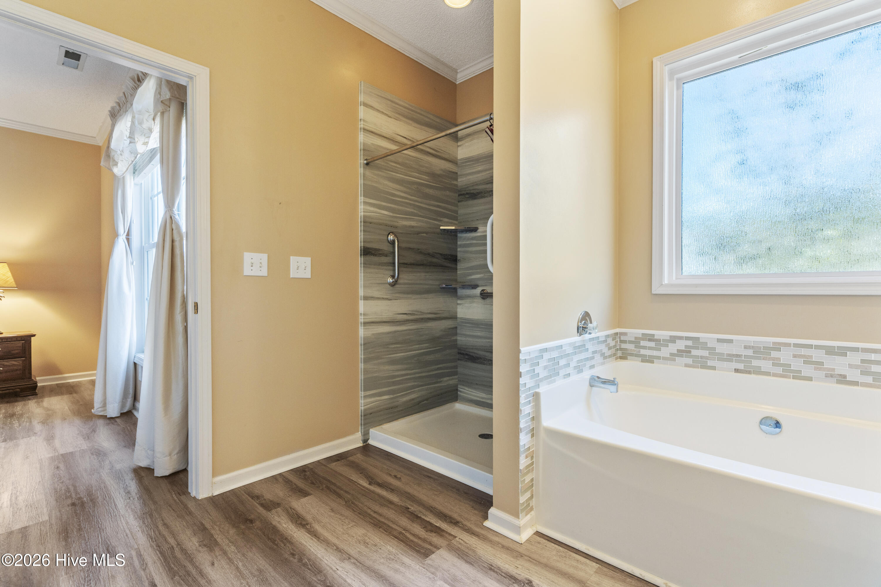 100554853 | Photo 32