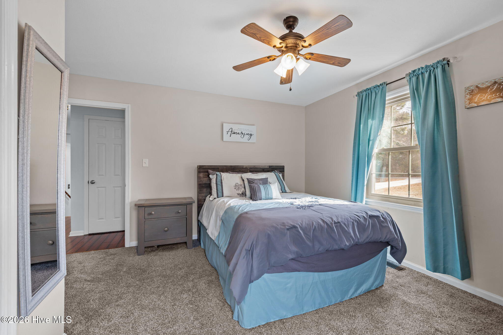 100558947 | Photo 19