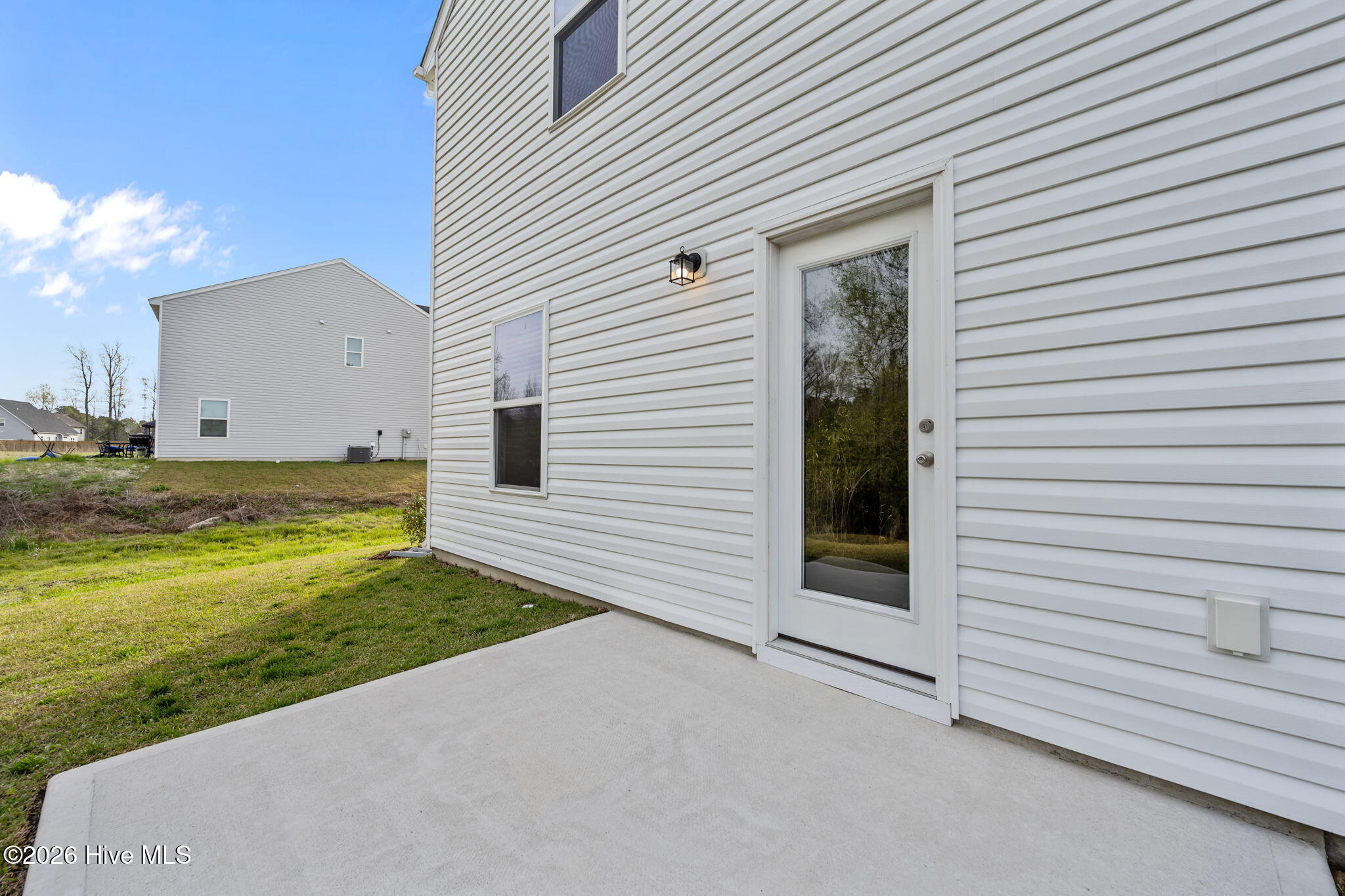 100561860 | Photo 38