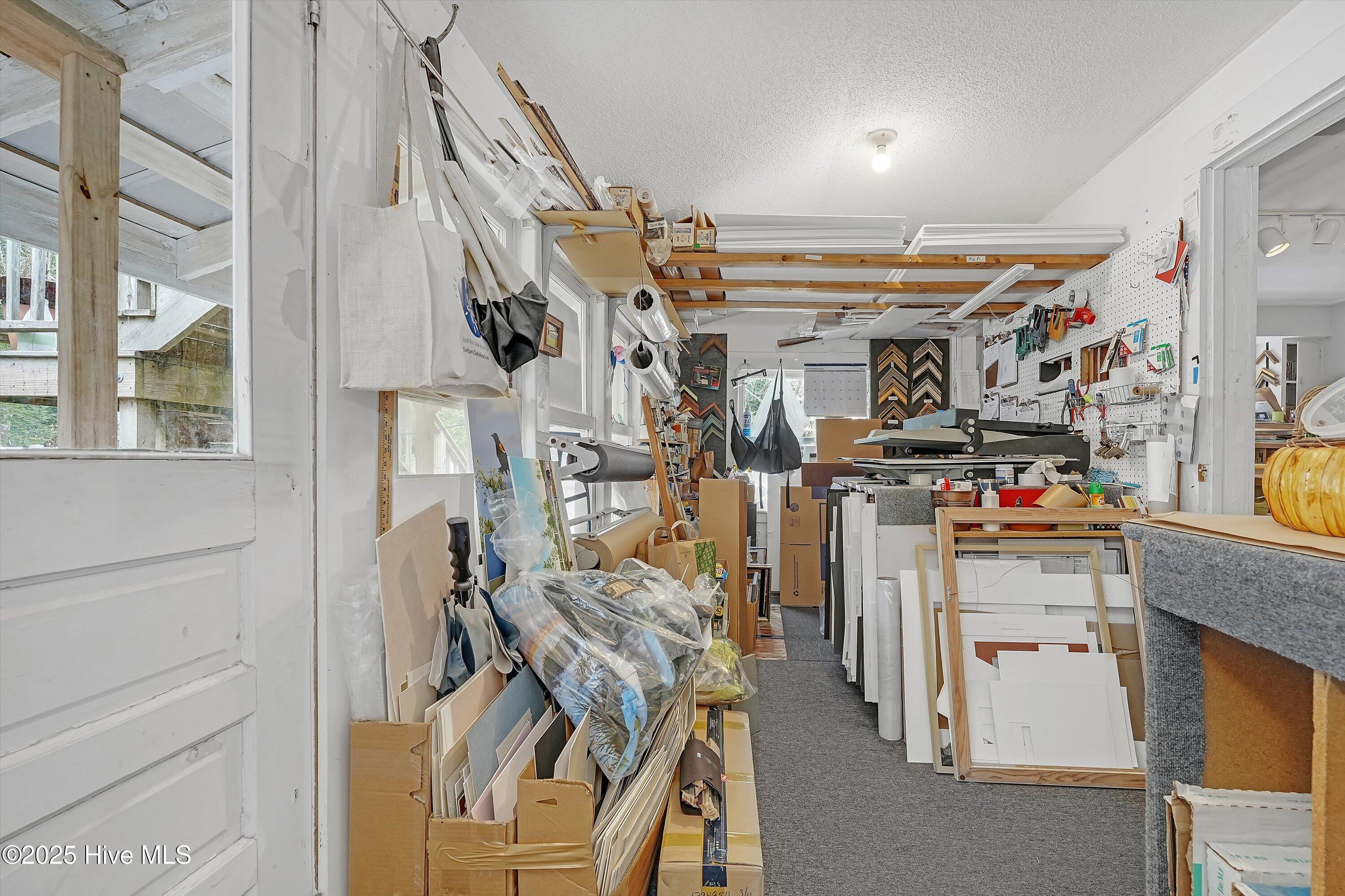 100530125 | Photo 27