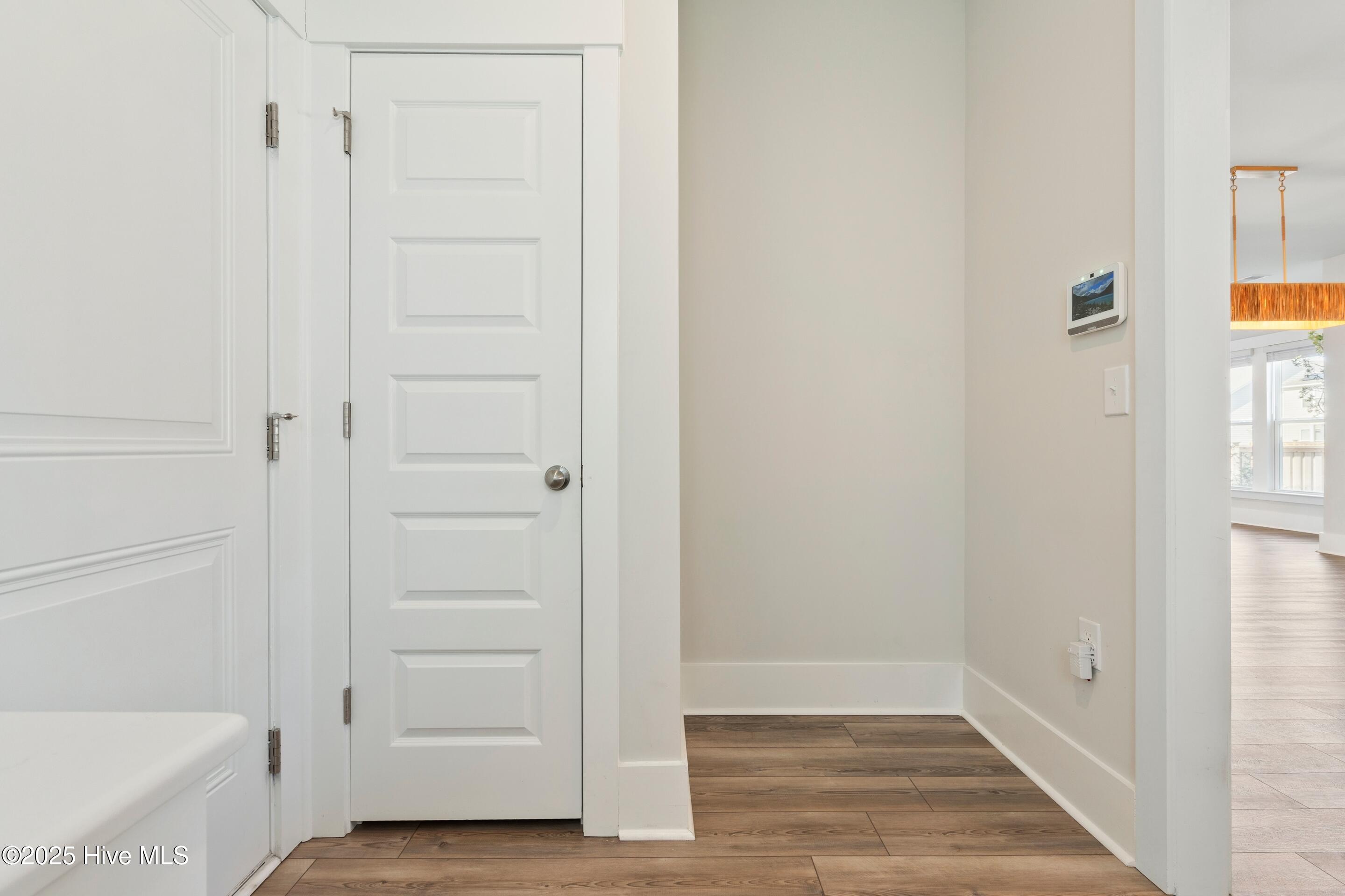 100547045 | Photo 26