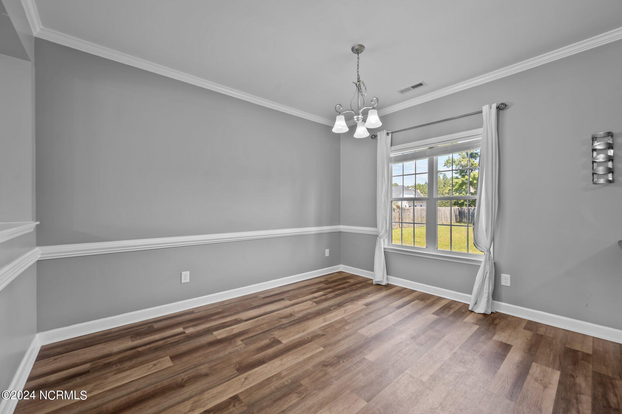 210 Wedgefield Circle,Maple Hill